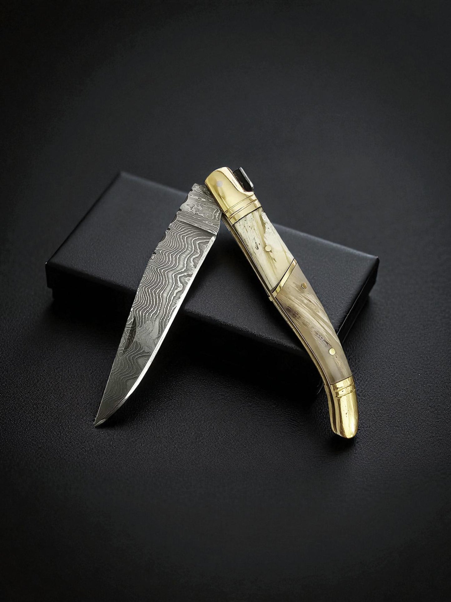 A168 Handmade Laguiole Classique - New-Gen Damascus Steel & African Buffalo Horn with Highlights