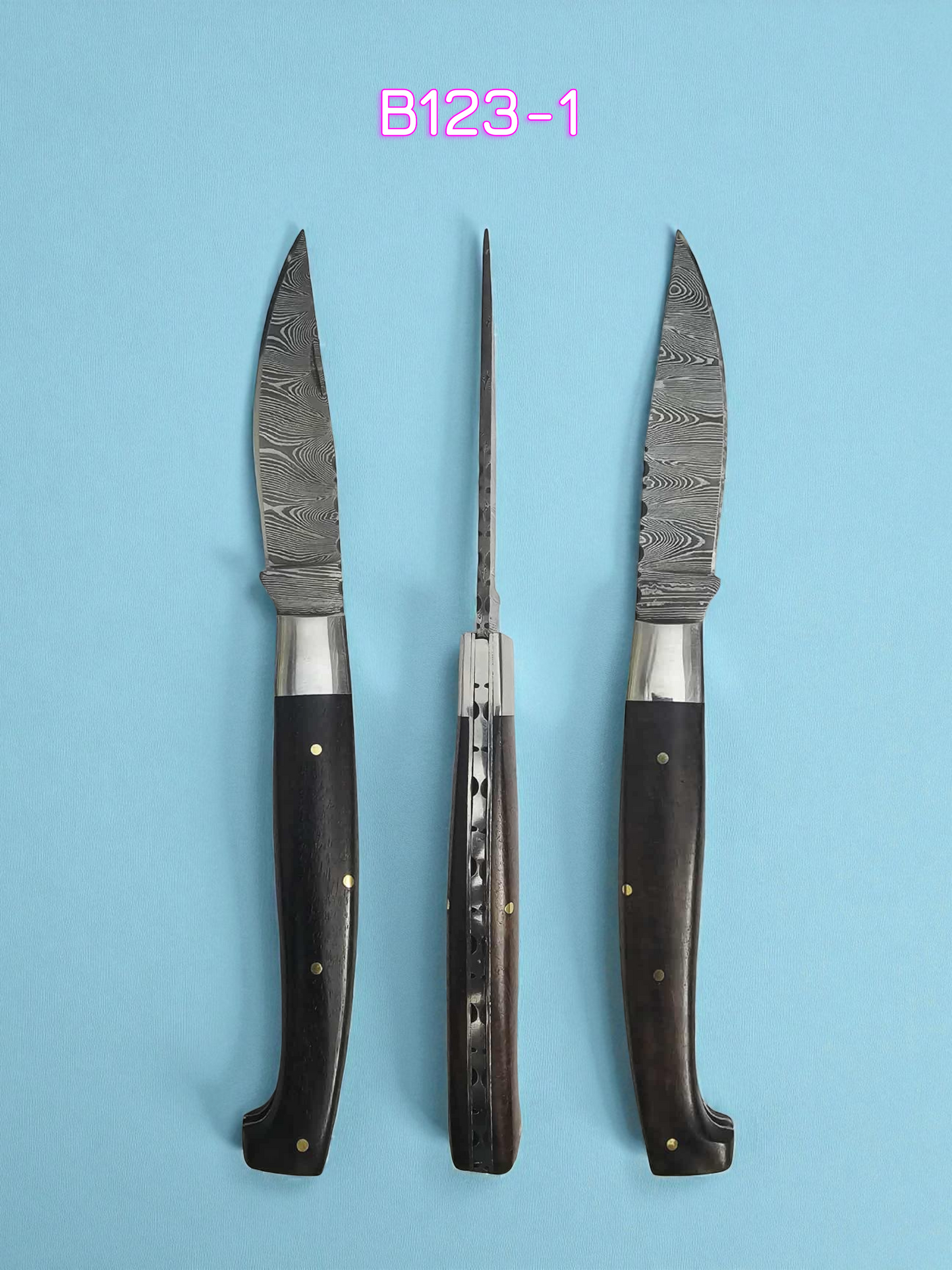 B123 Handmade Resolza Pattadese - Damascus Steel & Walnut Wood