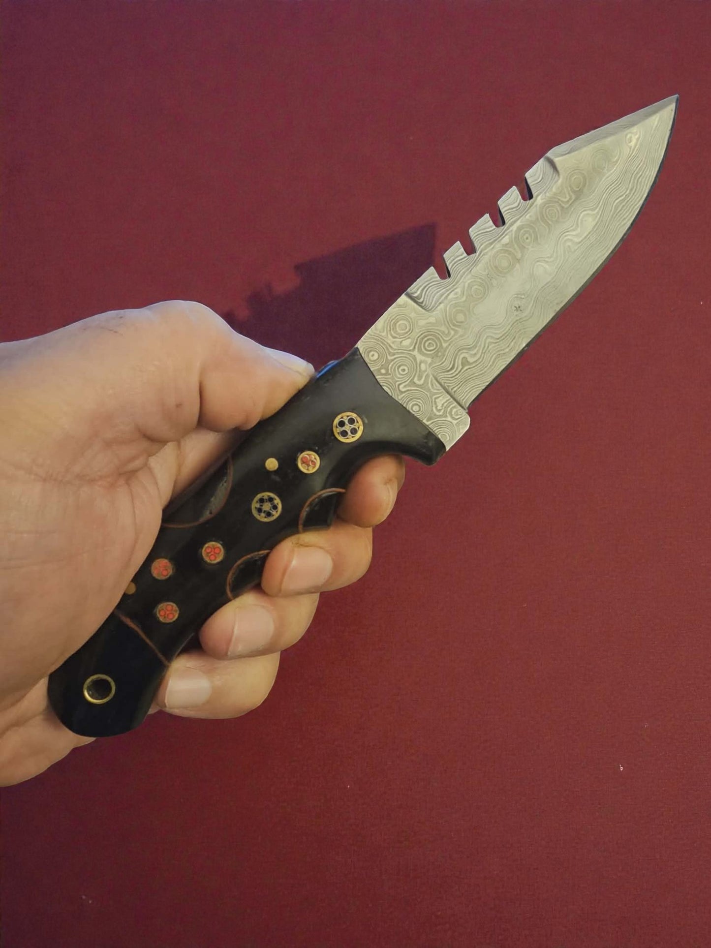 R012 - Χειροποίητο Hunting Knife από Δαμασκηνό ατσάλι & Κέρατο βούβαλου