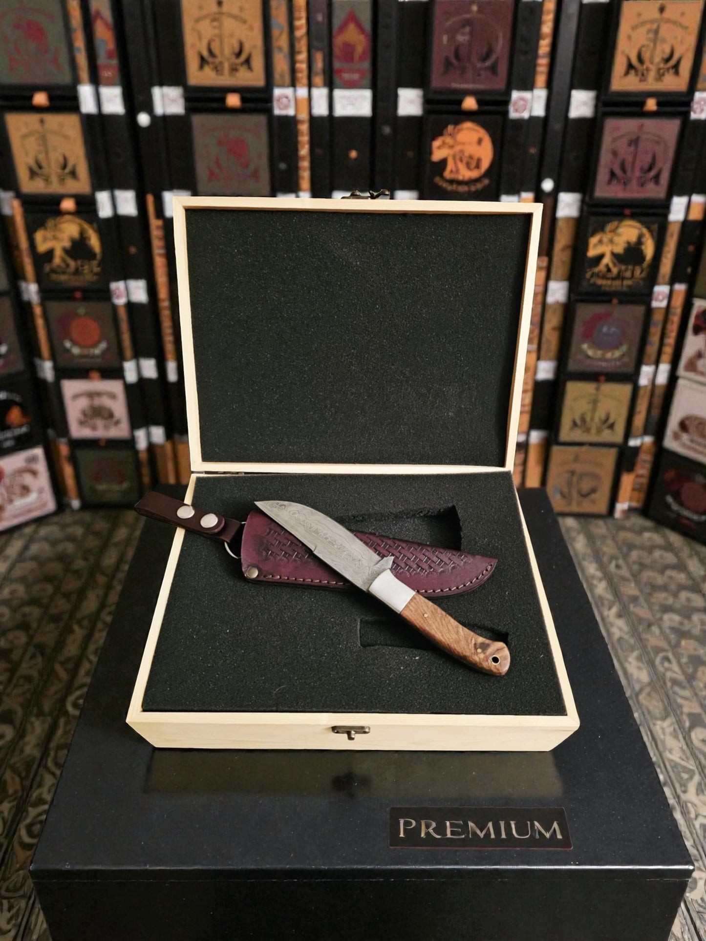 H132G – Handmade Hunting Knife + Leather Sheath & Wooden Gift Box