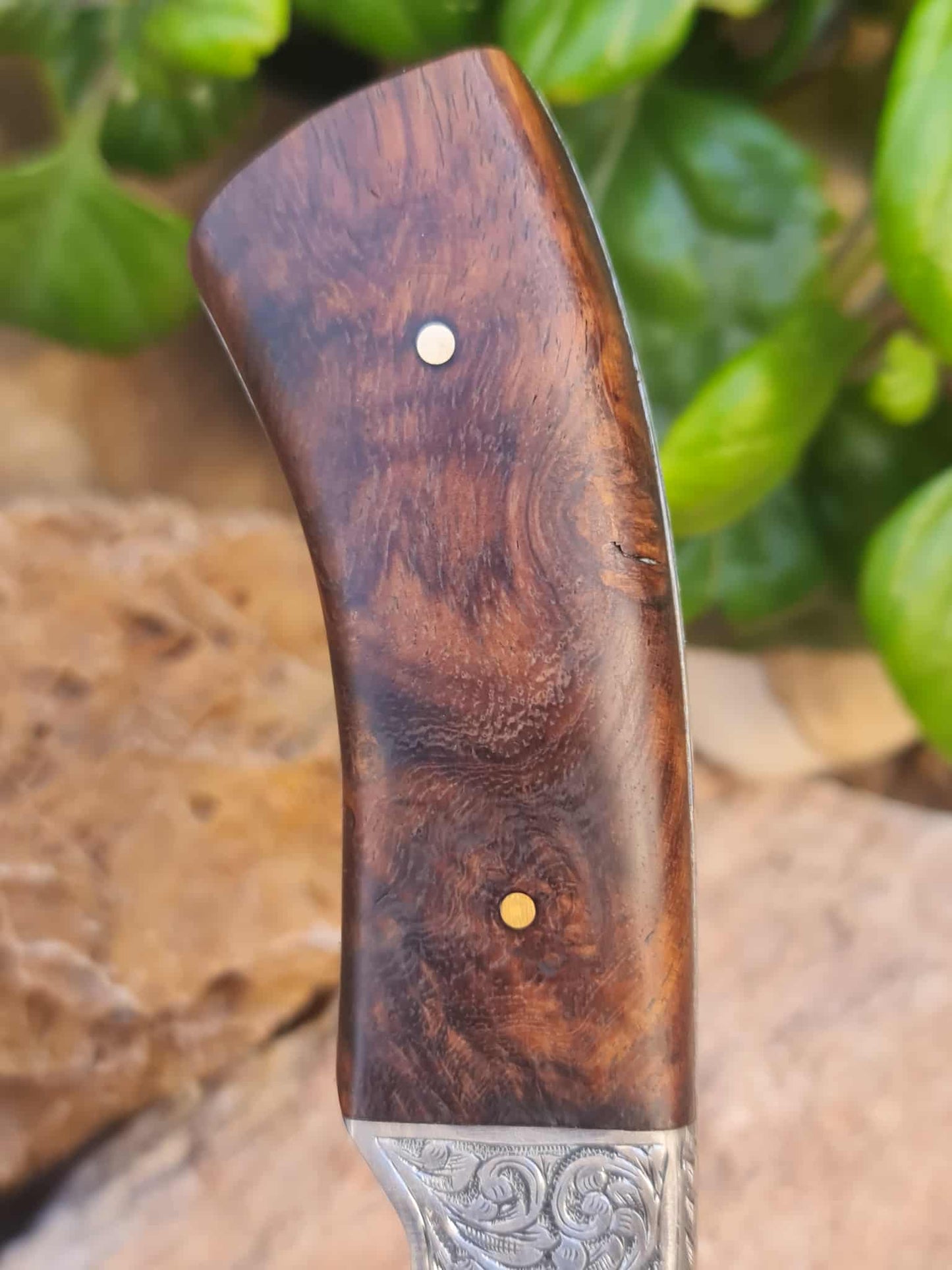 Handmade 23cm Exclusive Hunting Knife with Stainless Steel with Master Hand-Engraved & Rosewood