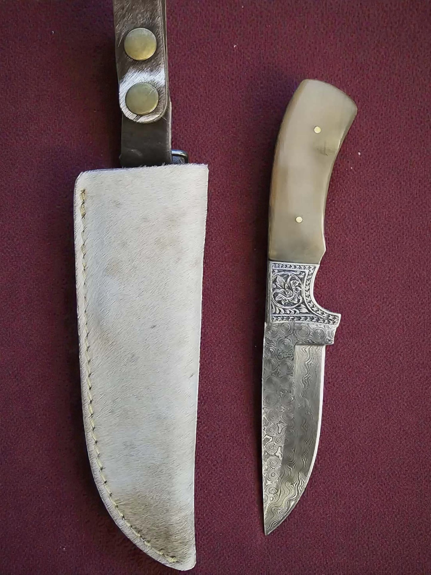 R014 - Χειροποίητο Hunting Knife από Δαμασκηνό ατσάλι & Γυαλισμένο κέρατο κριαριού