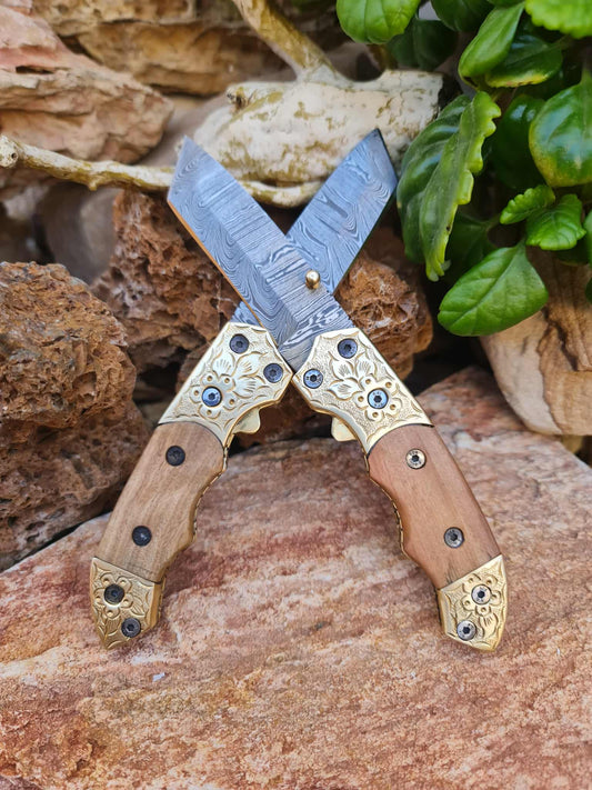 Handmade Limited Edition with Serial Number 19cm Knife with Damascus Steel - Olive wood & Hand Engraved Brass (Exclusive Knife with Serial Number)