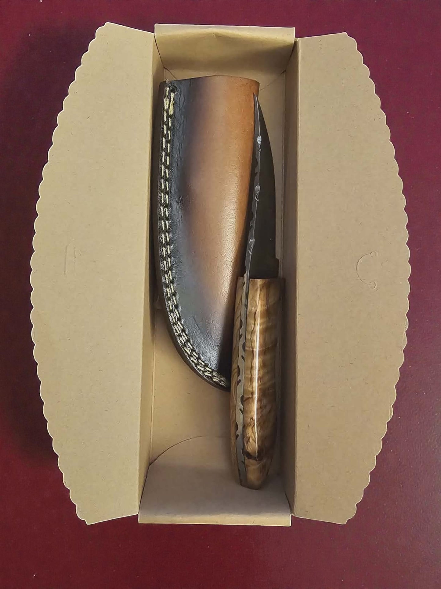 R008 - Χειροποίητο Custom Hunting-Skinner από Δαμασκηνό ατσάλι & Ξύλο ελιάς