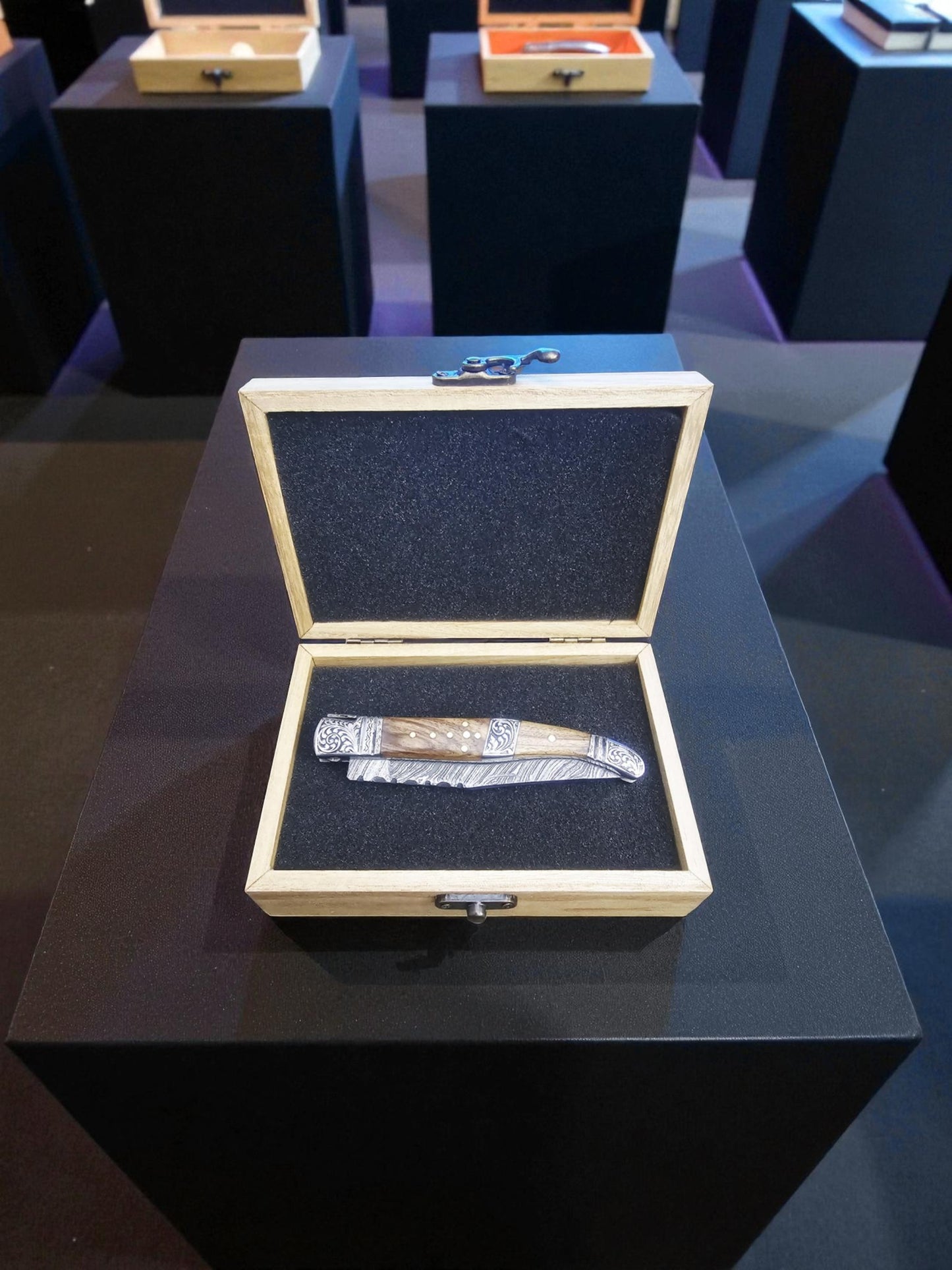 Ζ001 Ηand-crafted Wooden Gift Box with EVA Foam (15×10×5 cm)