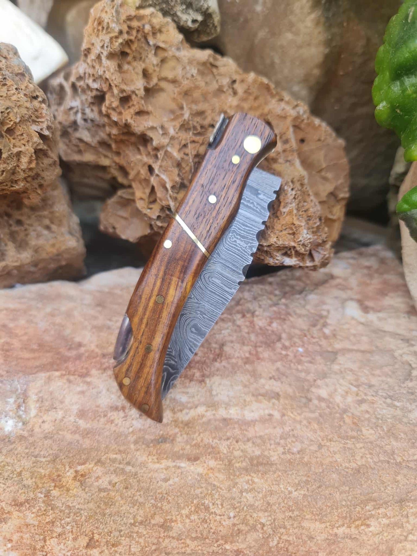 Handmade 19cm Laguiole Élite with Damascus Steel & Walnut wood