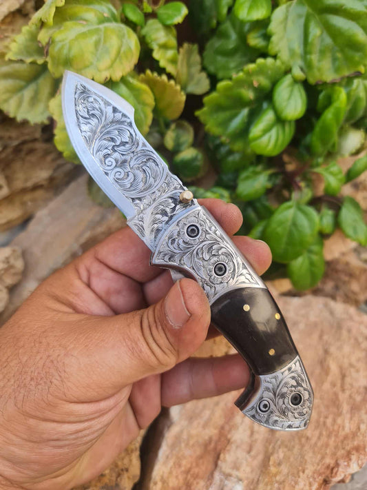 Handmade Limited Edition with Serial Number 18cm Knife with 420 Stainless Steel with Master Hand-Engraved & Buffalo Horn