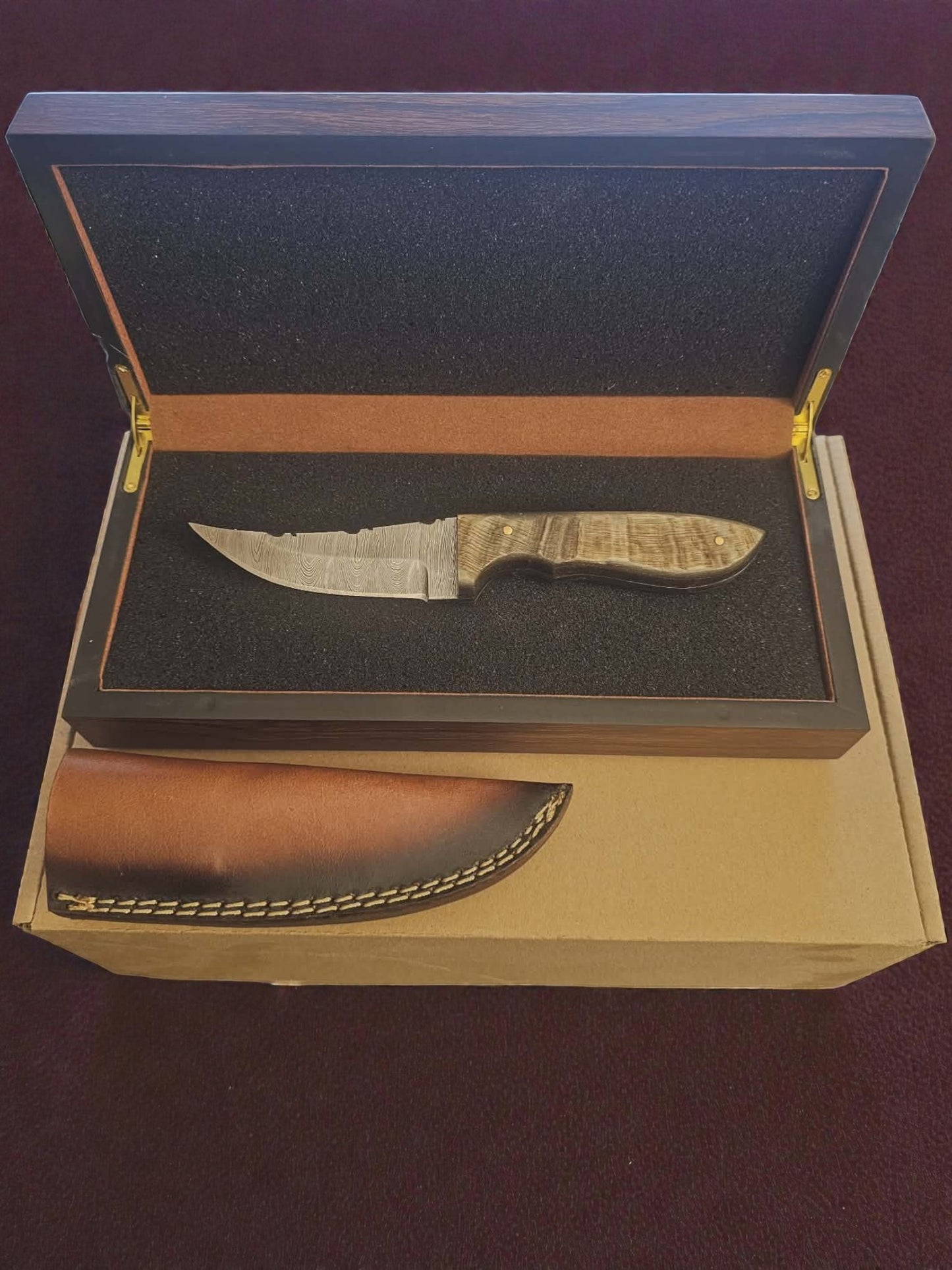 R006 - Χειροποίητο Custom Hunting-Skinner από Δαμασκηνό ατσάλι & Κέρατο κριαριού