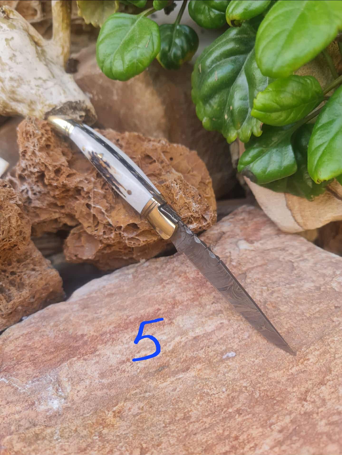 Handmade 19cm Laguiole Classique with Damascus Steel - Red Deer antler & Brass