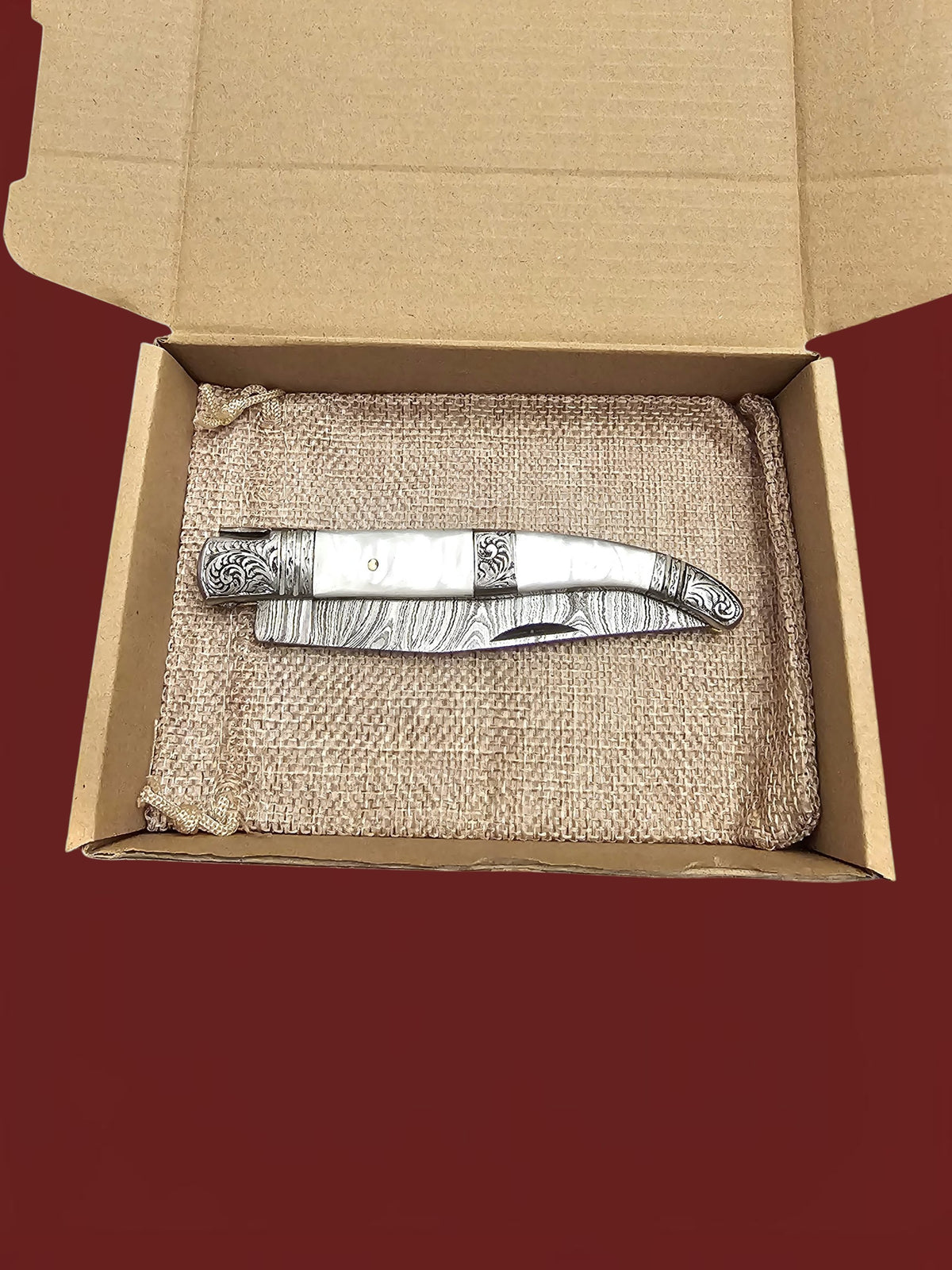 F141 Laguiole Art Edition - Damascus Steel & Resin