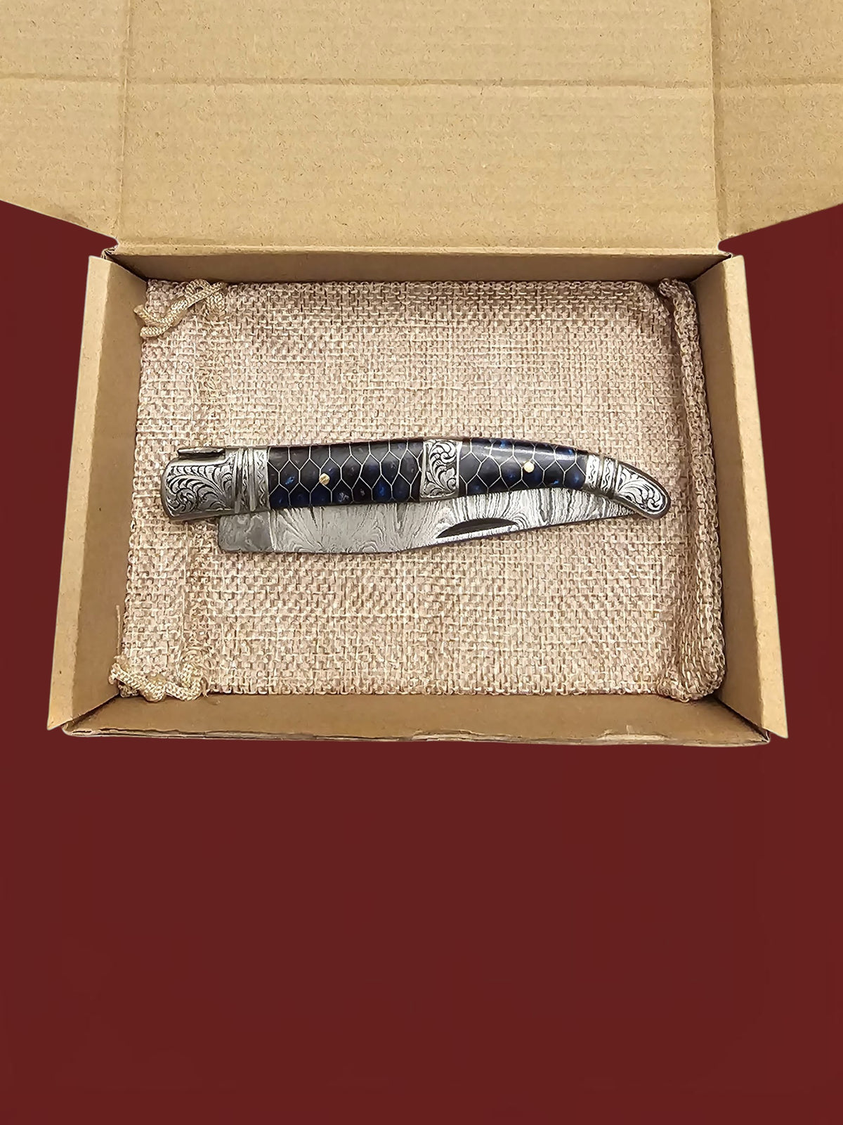 F142 Laguiole Art Edition - Damascus Steel & Resin