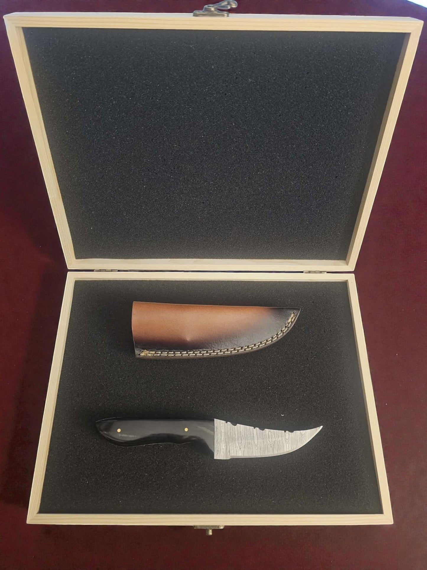 R009 - Χειροποίητο Custom Hunting-Skinner από Δαμασκηνό ατσάλι & Κέρατο βούβαλου