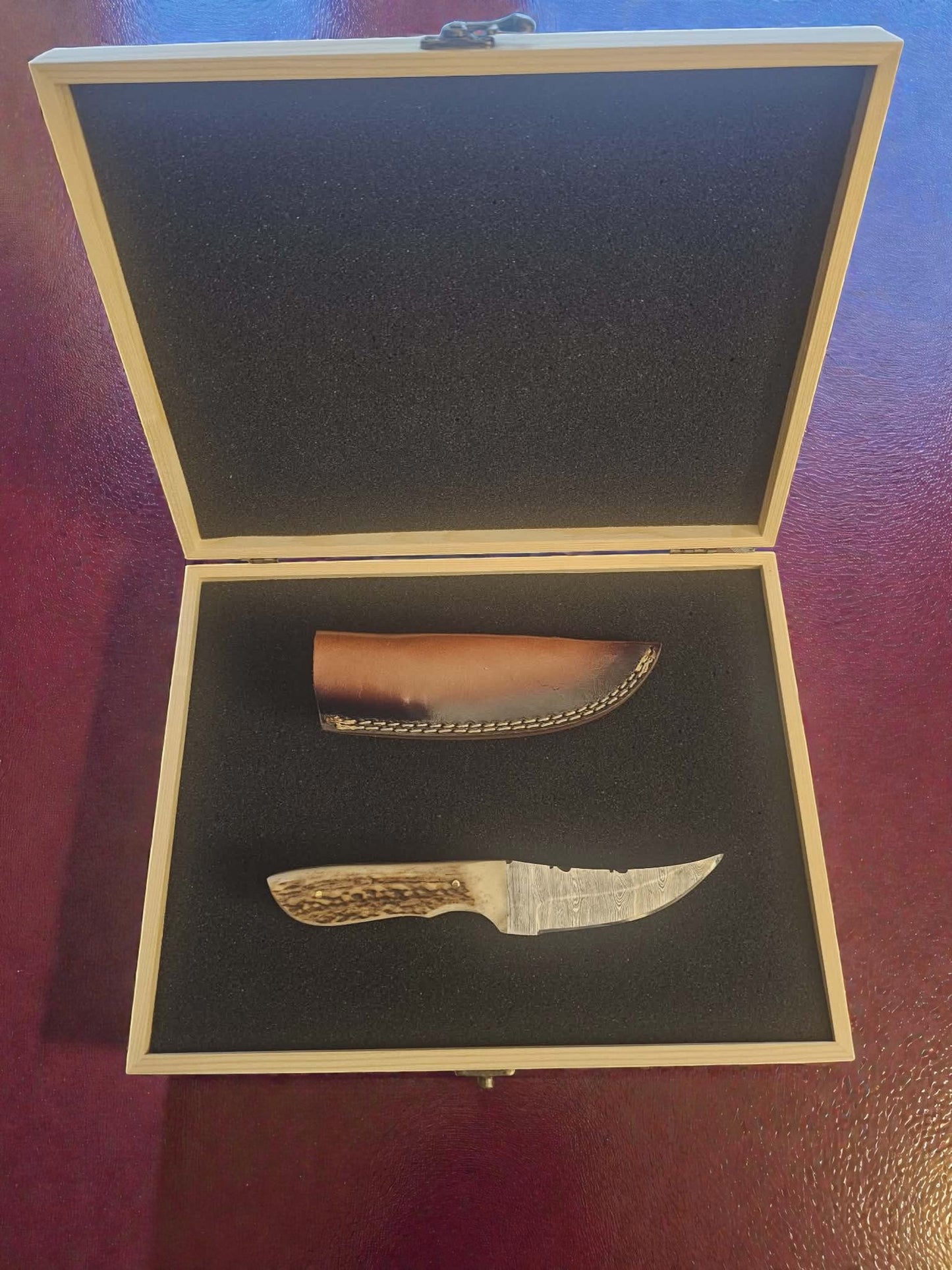 R010 - Χειροποίητο Custom Hunting-Skinner από Δαμασκηνό ατσάλι & Κέρατο κόκκινου ελαφιού