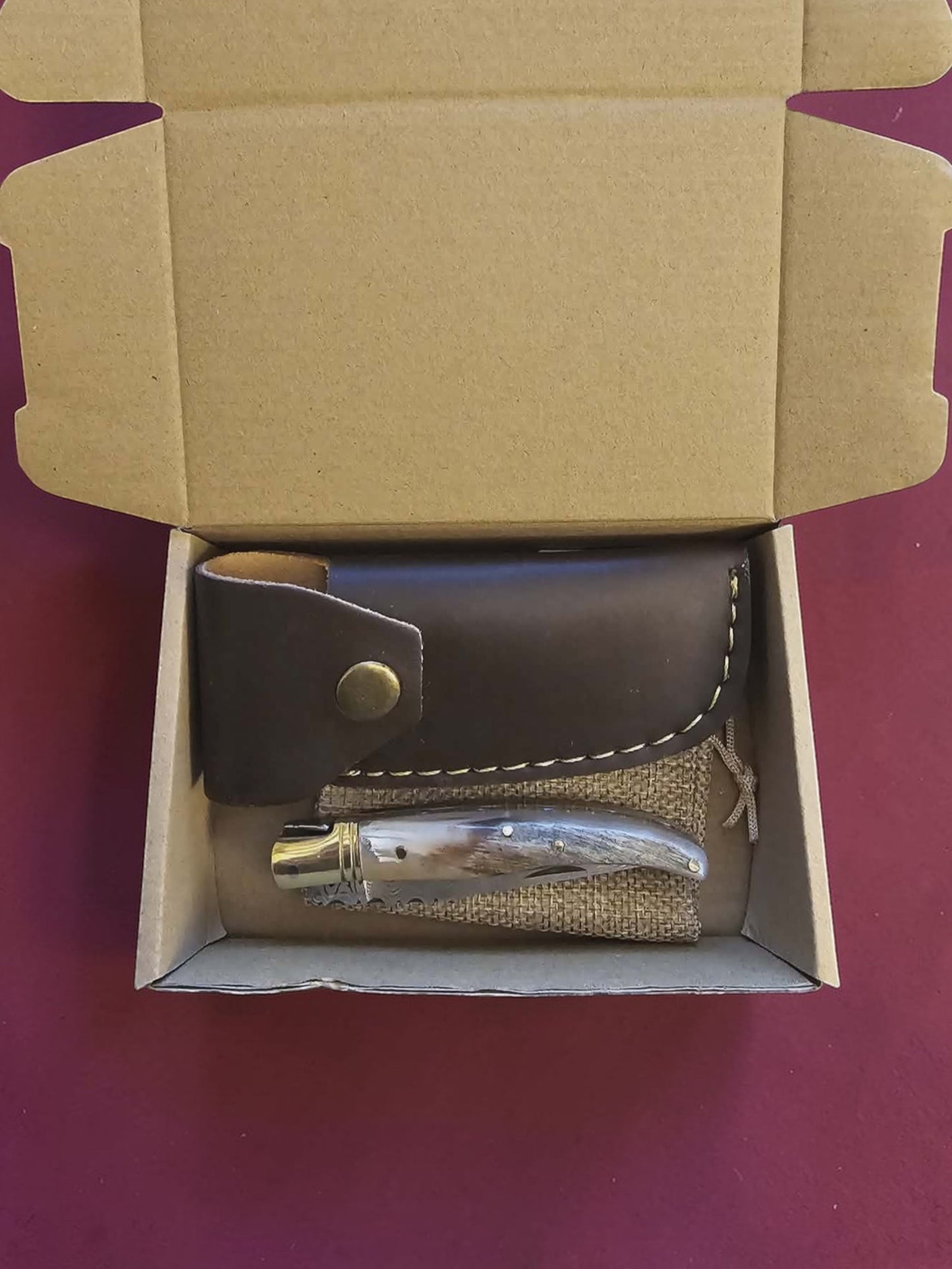 F085 Laguiole La Guêpe - Stainless Damascus & Horn