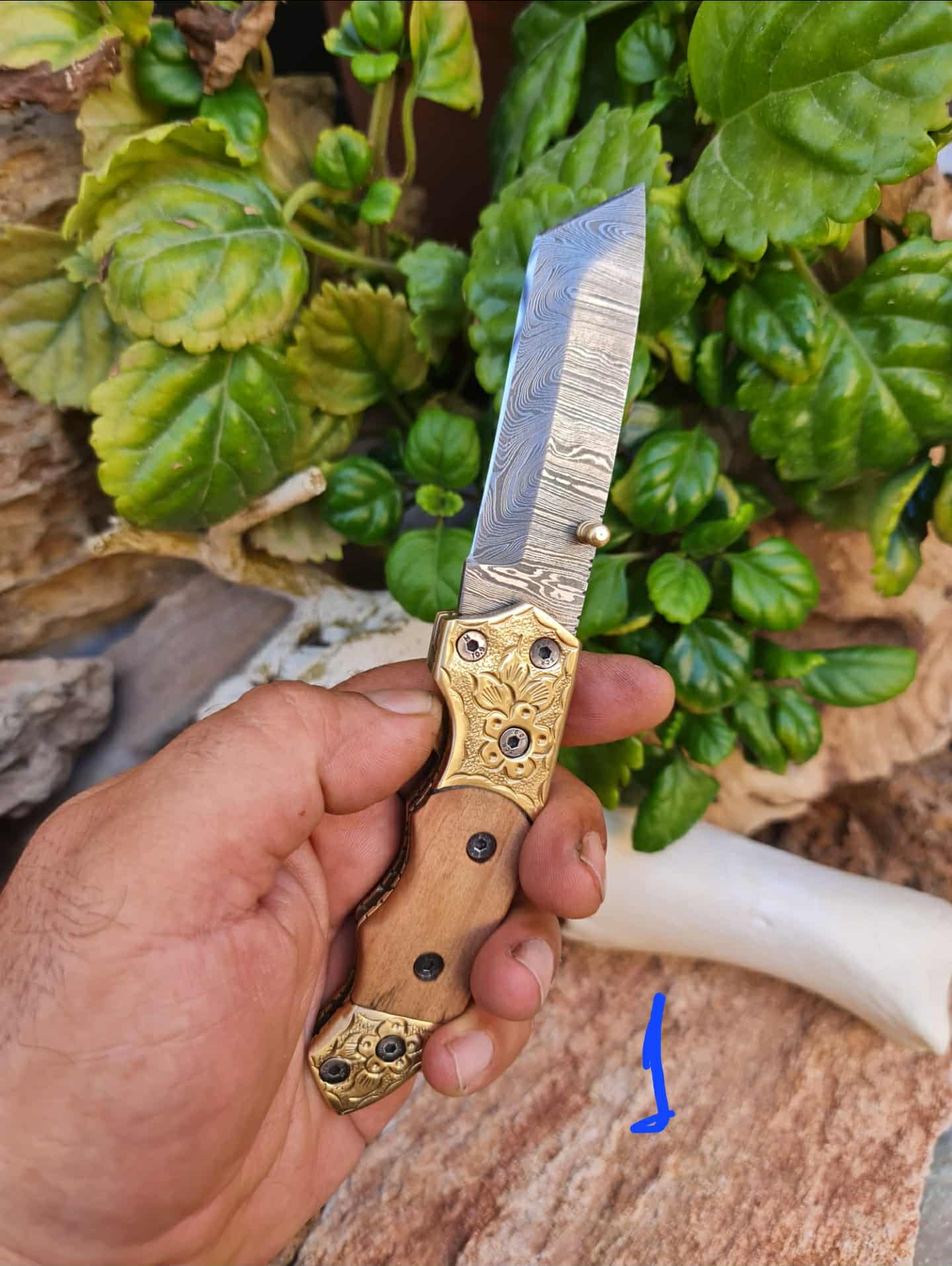 Handmade Limited Edition with Serial Number 19cm Knife with Damascus Steel - Olive wood & Hand Engraved Brass (Exclusive Knife with Serial Number)