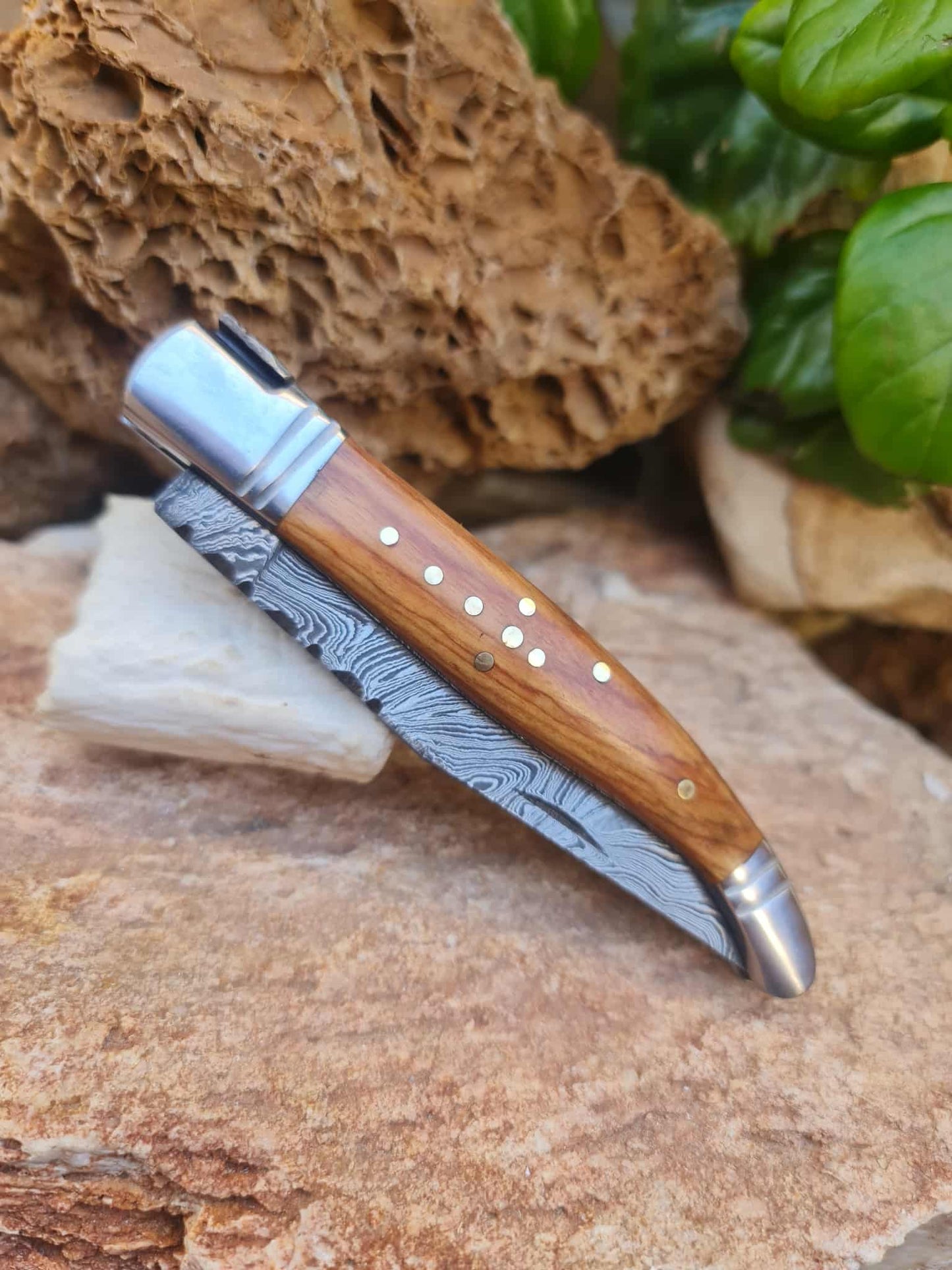 Handmade 22cm Laguiole Rustique with Damascus Steel - Olivewood with D2 Stainless Steel