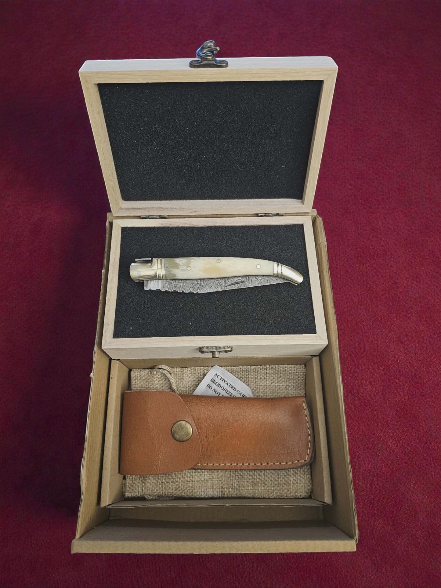 F009 Laguiole Classique – Damascus Steel & Bone