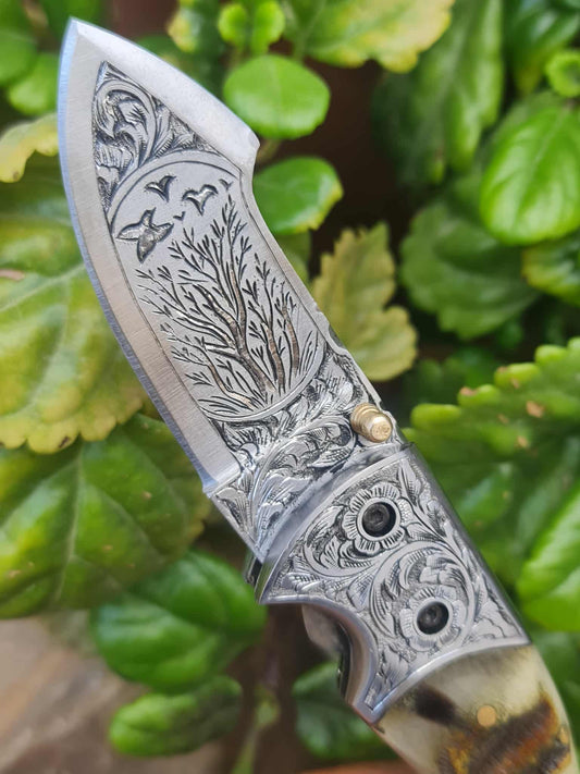 Handmade Limited Edition with Serial Number 18cm Knife with 420 Stainless Steel with Master Hand-Engraved Artistic Micro-Design & Asian Mouflon Horn