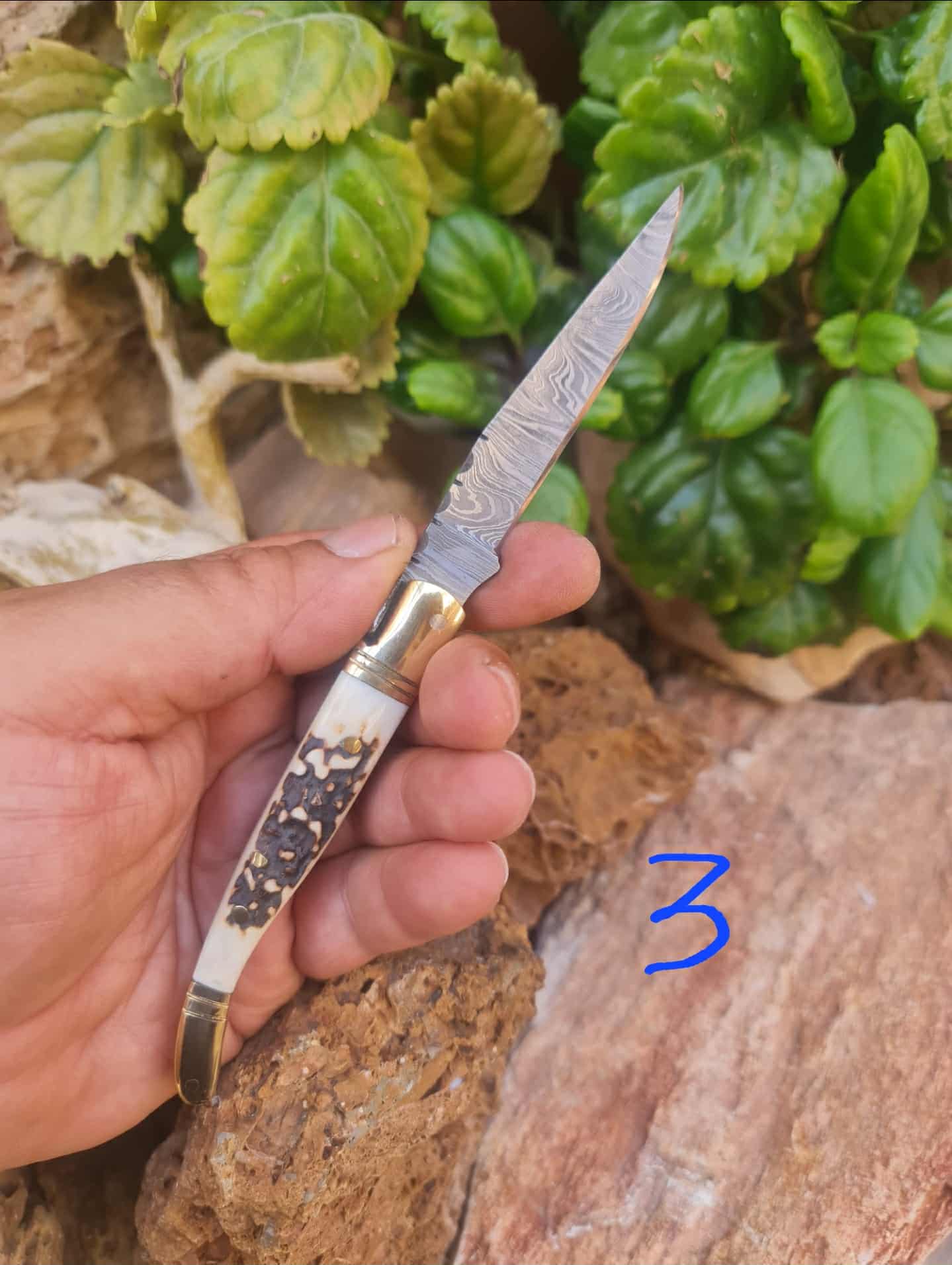 Handmade 19cm Laguiole Classique with Damascus Steel - Red Deer antler & Brass