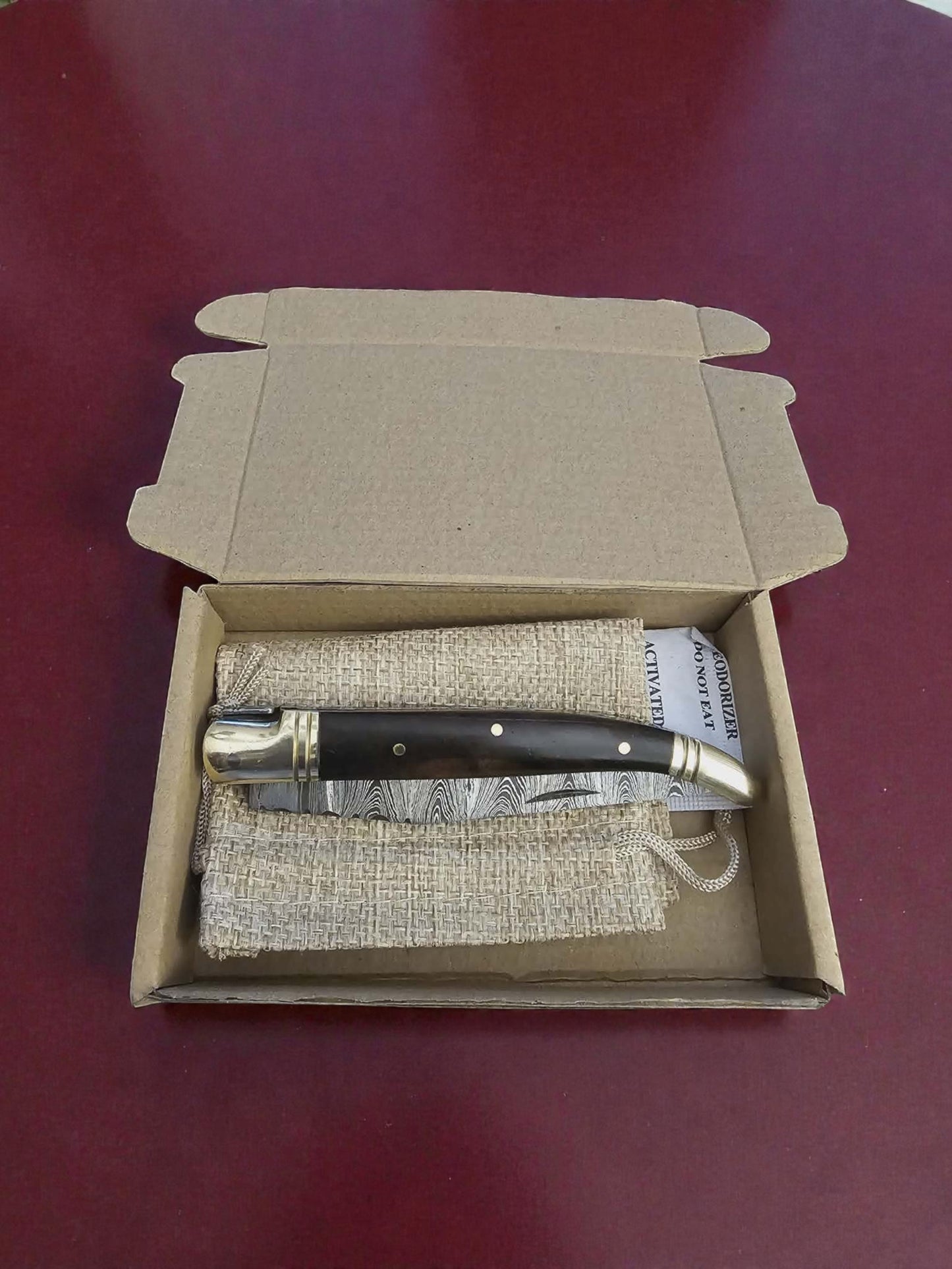 F008 - Χειροποίητο Laguiole Classique από Δαμασκηνό Ατσάλι & ξύλο τριανταφυλλιάς