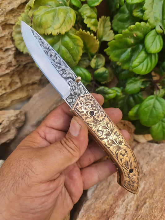 Handmade Limited Edition with Serial Number 21cm Knife with 420 Stainless Steel with Master Hand-Engraved & Cooper with Master Hand-Engraved