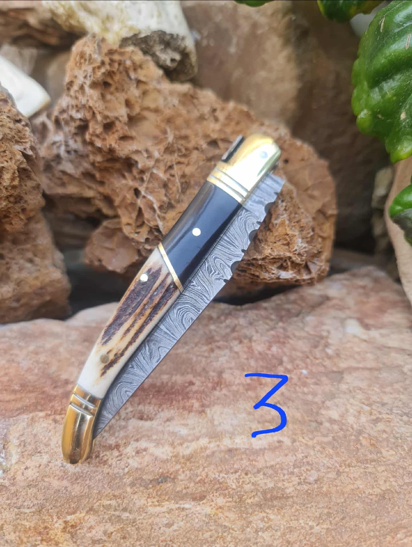 Handmade 22cm Laguiole Classique with Damascus Steel - Red Deer antler - Buffalo Horn & Brass