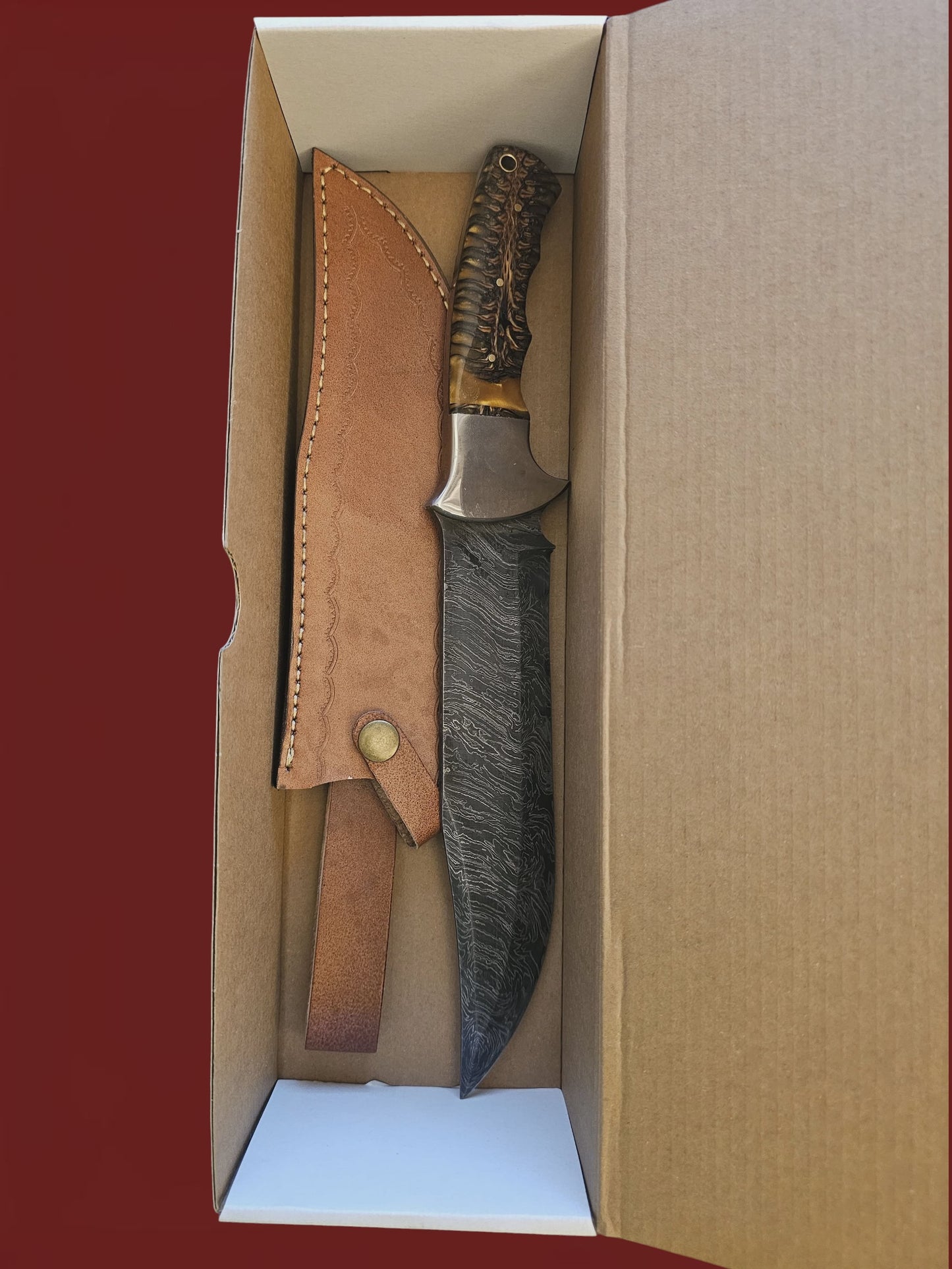 R048 Hunter Drop Point - Damascus Steel & Pine Cone