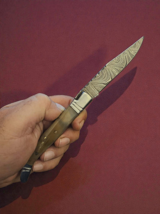 F025 - Χειροποίητο Laguiole Rustique από Δαμασκηνό Ατσάλι & Κέρατο κριαριού