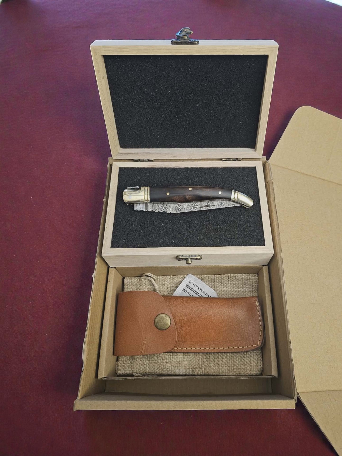 F008 - Χειροποίητο Laguiole Classique από Δαμασκηνό Ατσάλι & ξύλο τριανταφυλλιάς