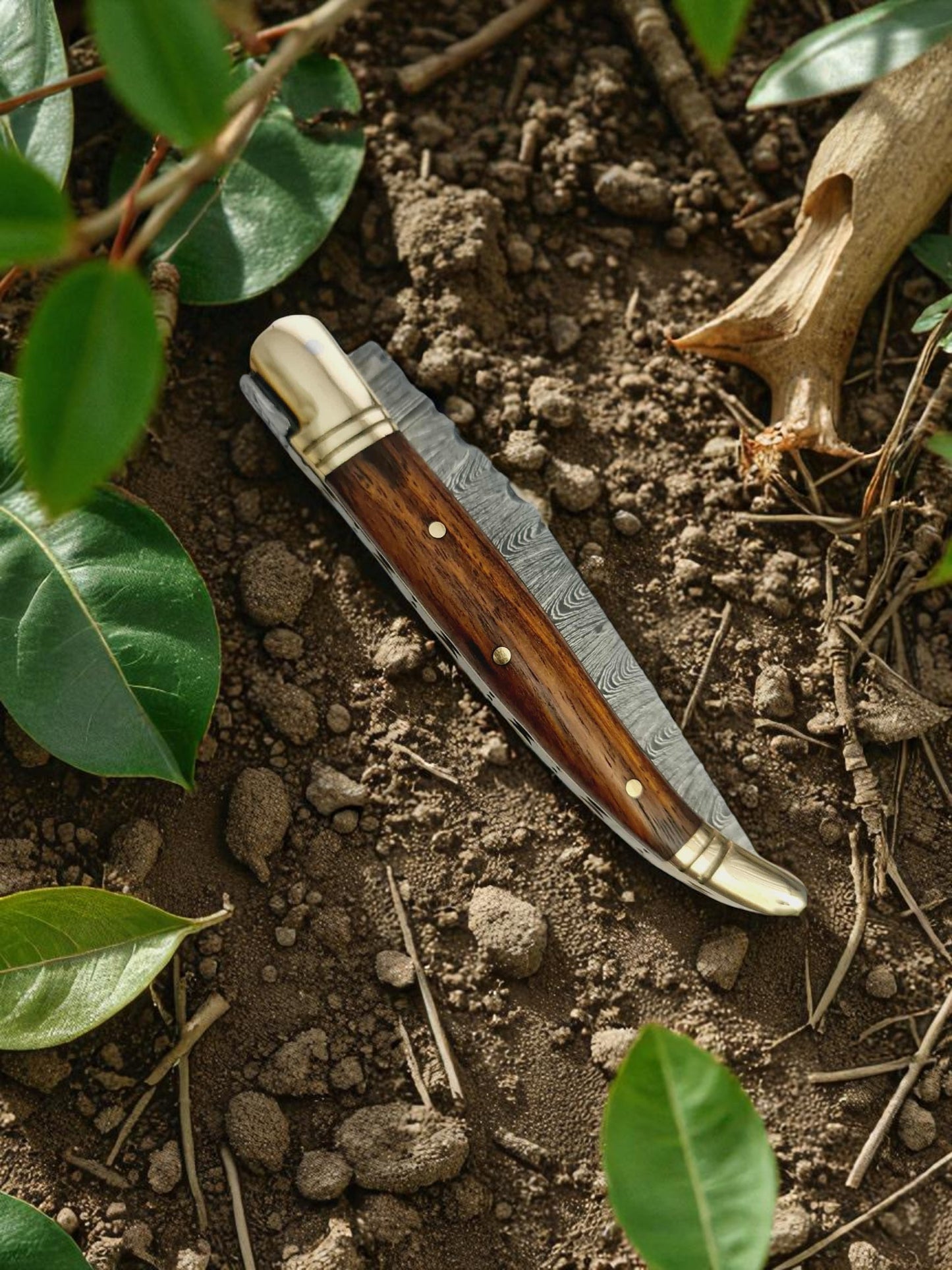 A110 Handmade Laguiole Classique - Damascus Steel & Walnut Wood