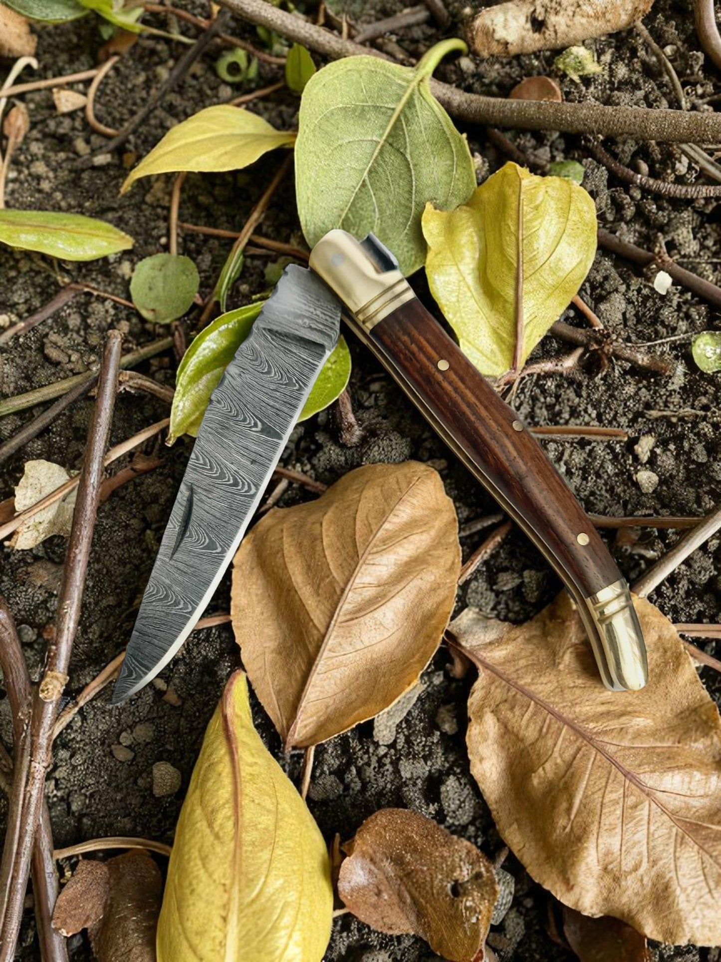 A110 Handmade Laguiole Classique - Damascus Steel & Walnut Wood