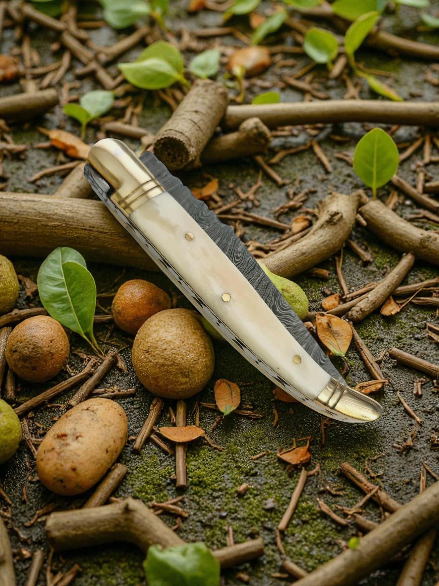 A115 Handmade Laguiole Classique - Damascus Steel & Camel Bone