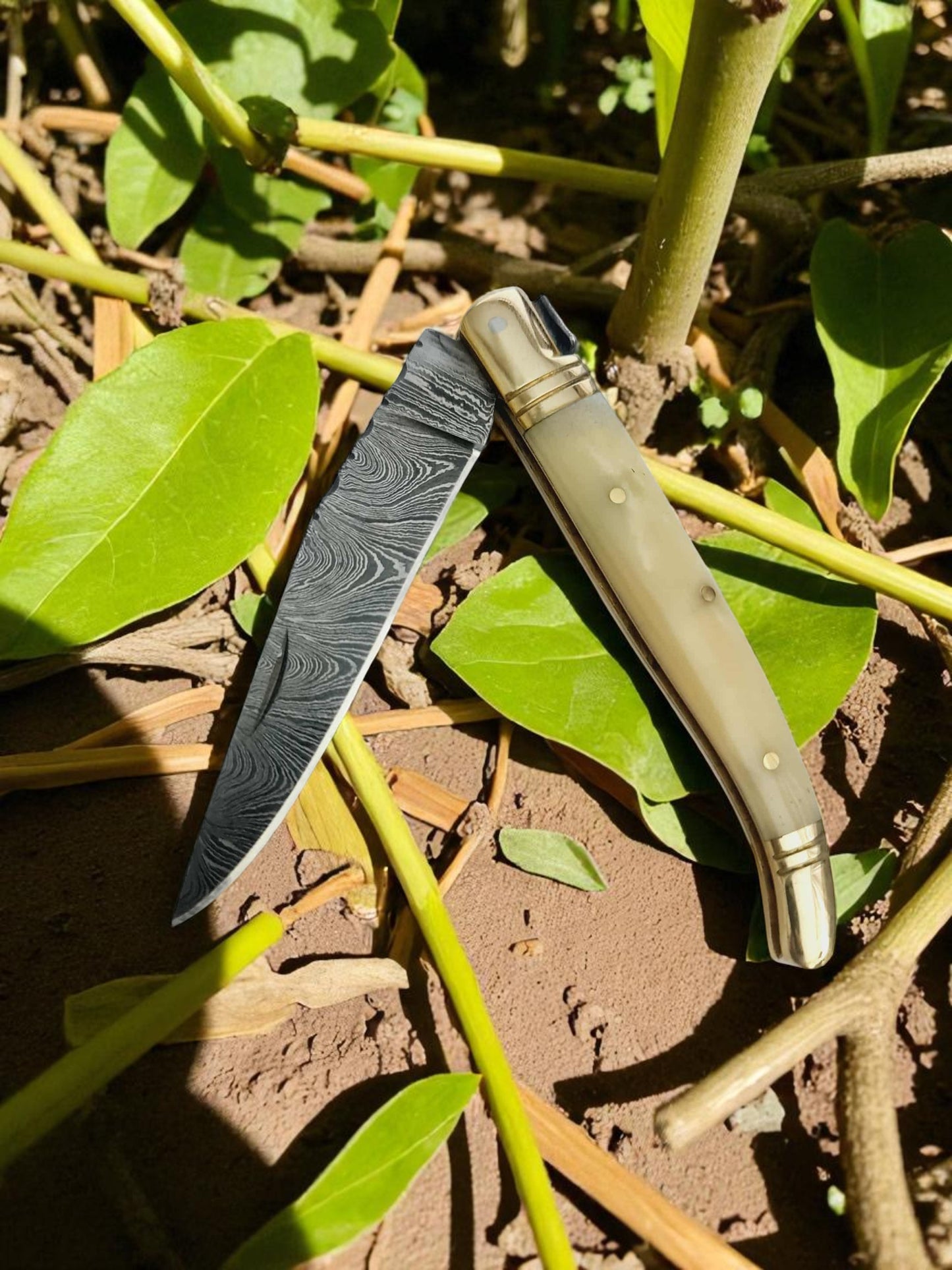 A115 Handmade Laguiole Classique - Damascus Steel & Camel Bone