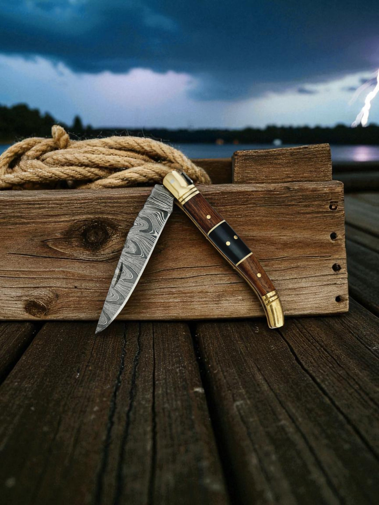 A120 Handmade Laguiole Classique - Damascus Steel - Walnut Wood & Buffalo Horn