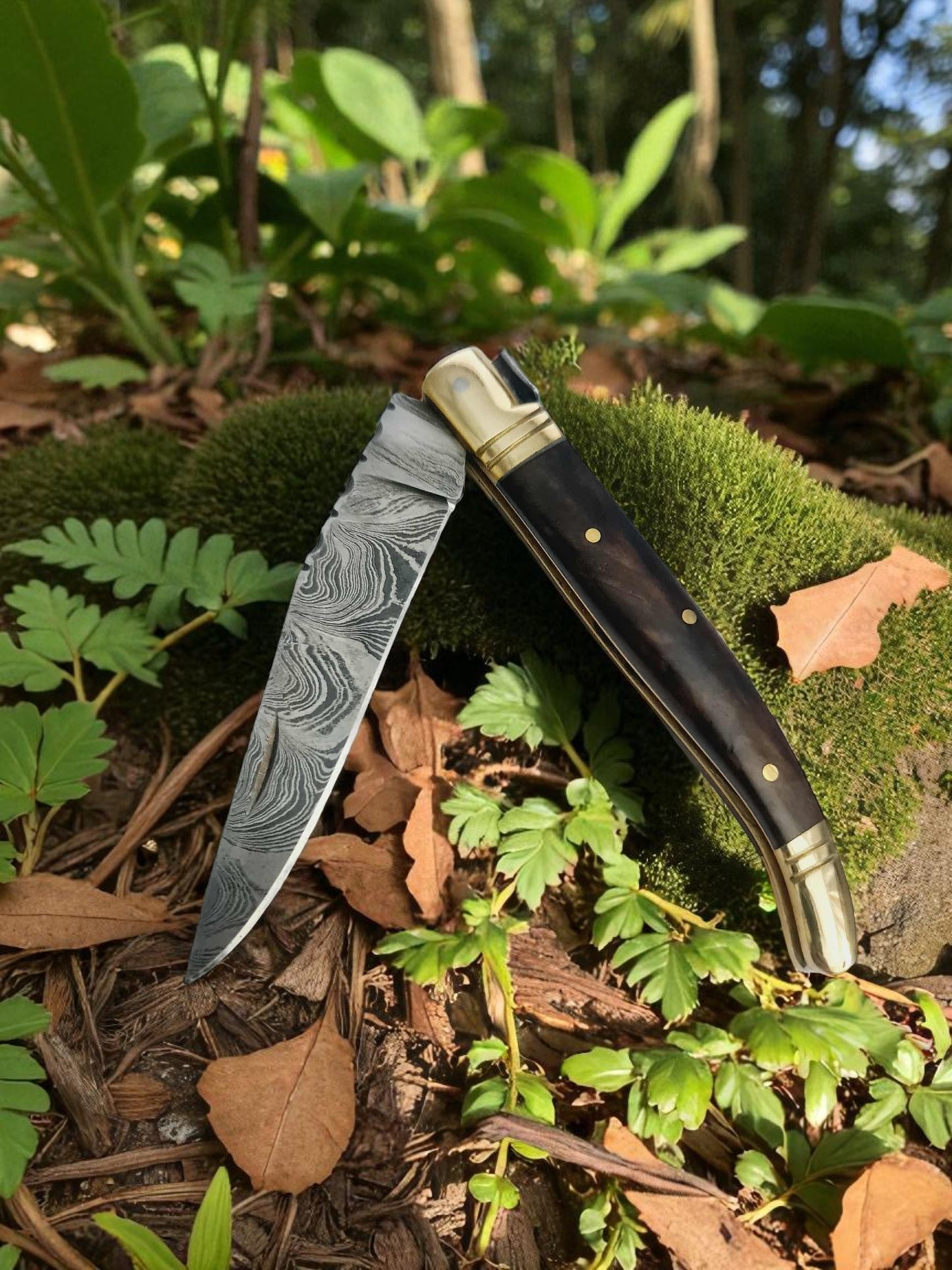 A126 Handmade Laguiole Classique - Damascus Steel & Rosewood