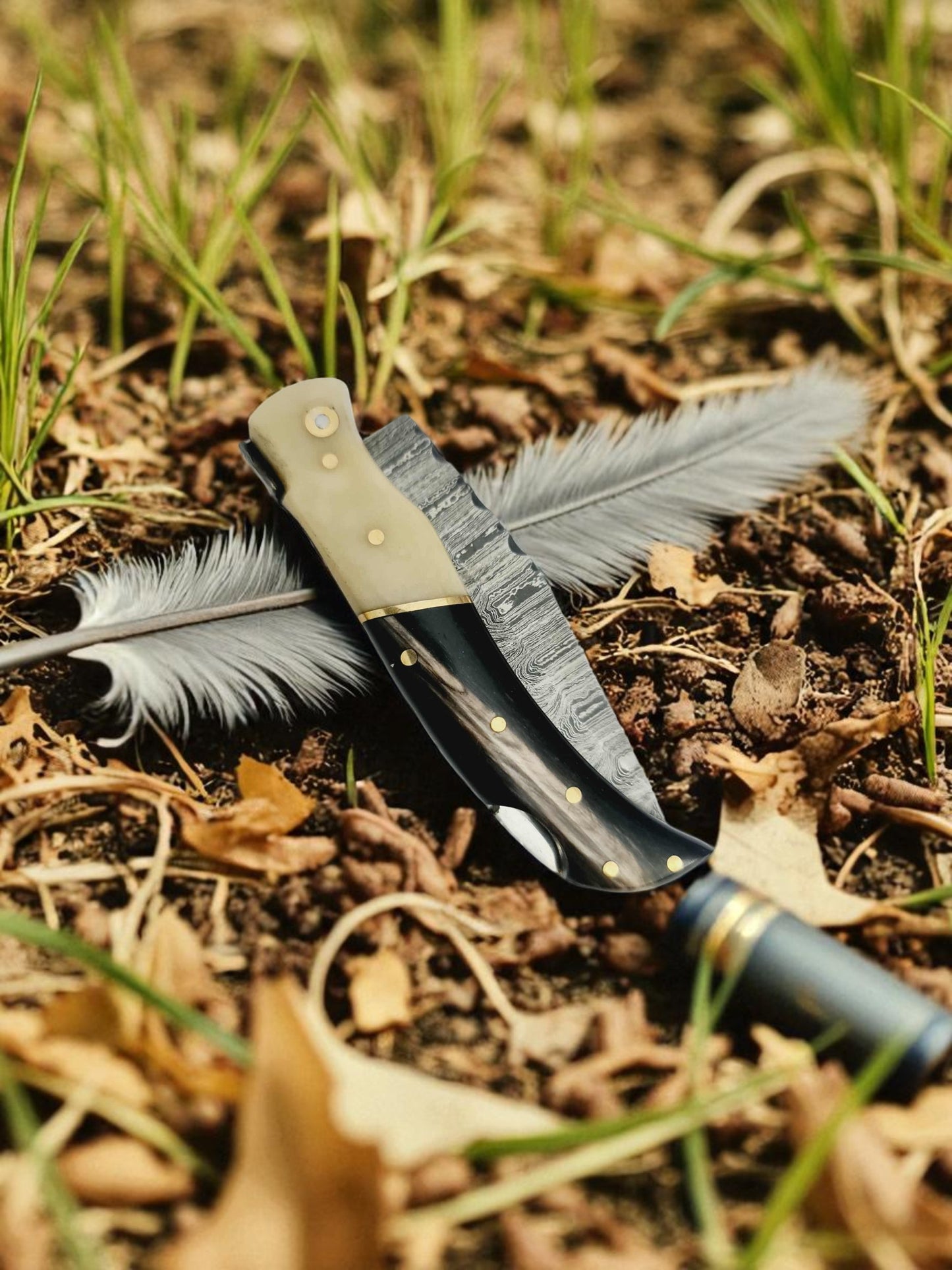 A130 Handmade Laguiole Élite - Damascus Steel - Camel Bone & Buffalo Horn