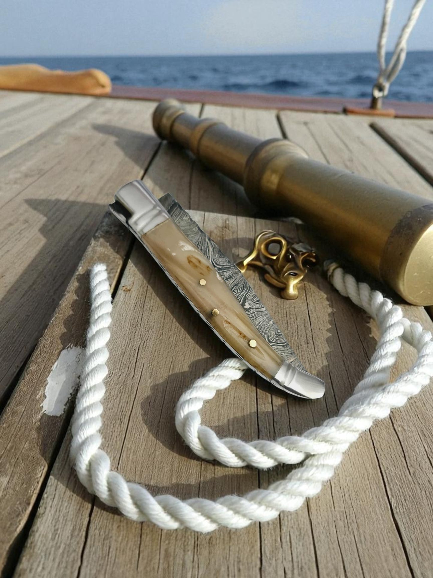 A141 Handmade Laguiole Rustique - Damascus Steel & Ram Horn