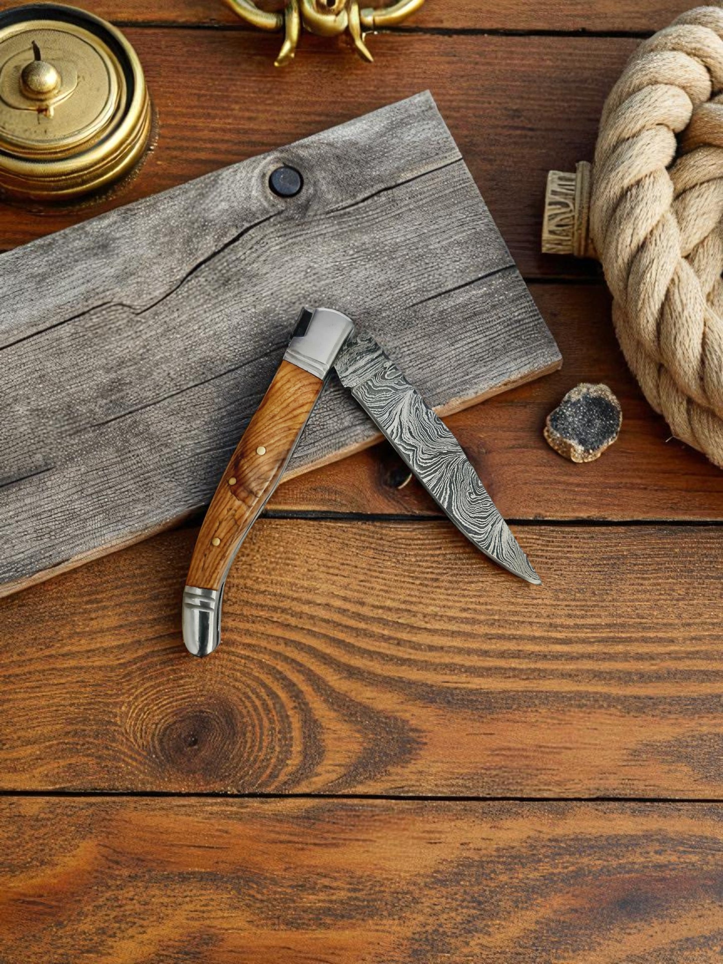 A142 Handmade Laguiole Rustique - Damascus Steel & Olive Wood