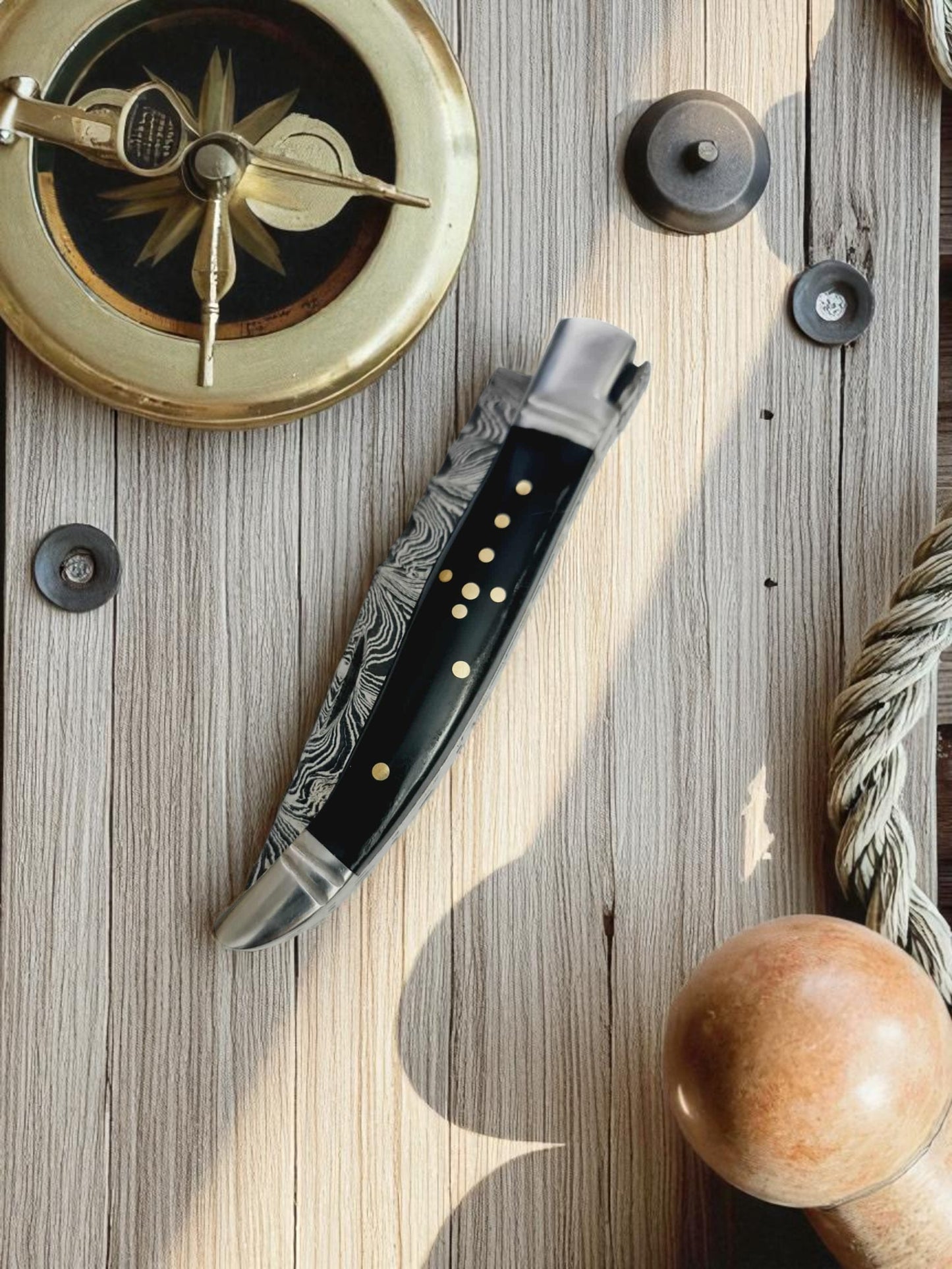 A144 Handmade Laguiole Rustique - Damascus Steel & Buffalo Horn