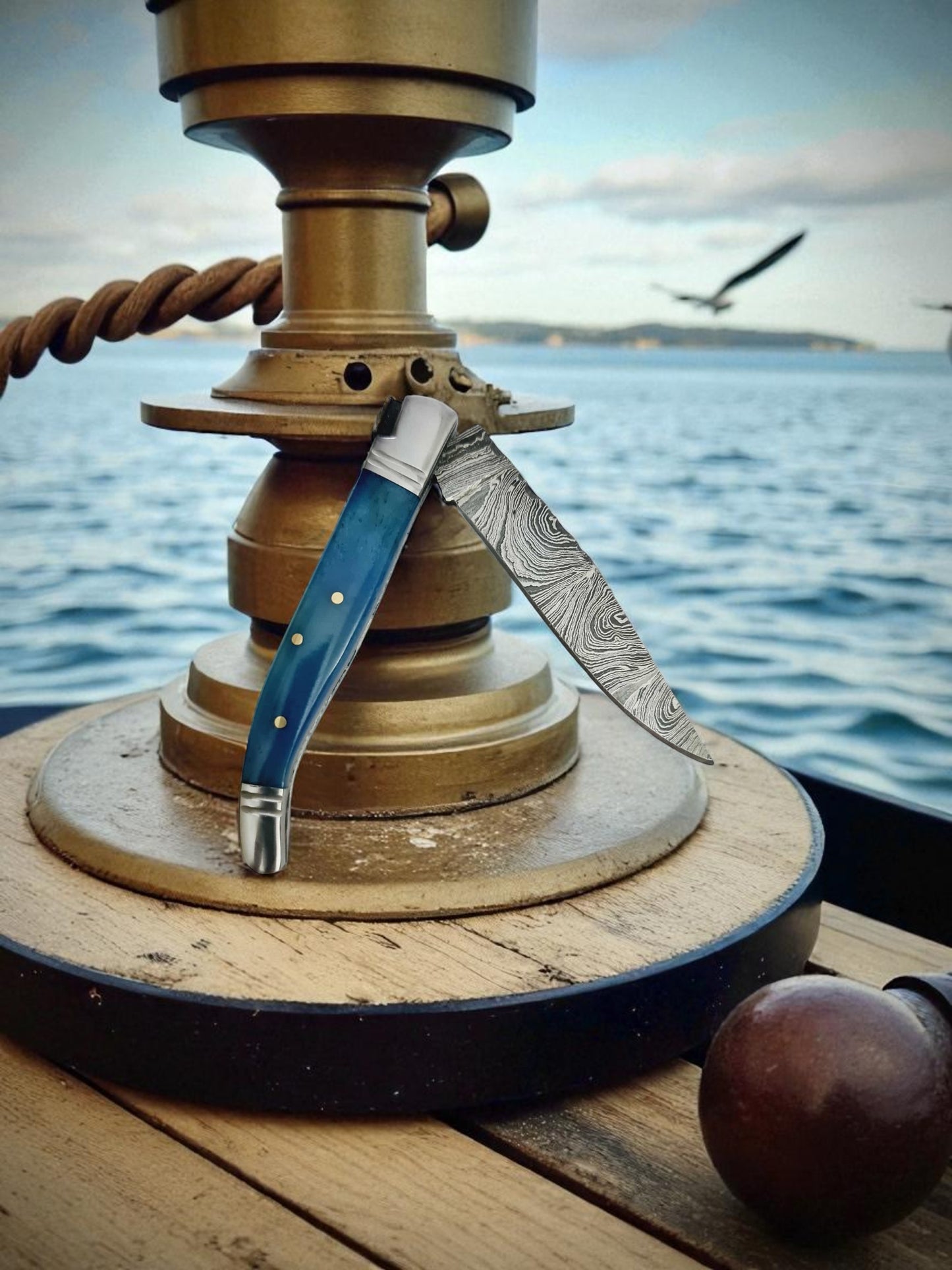 A145 Handmade Laguiole Rustique - Damascus Steel & Resin-Infused Camel Bone