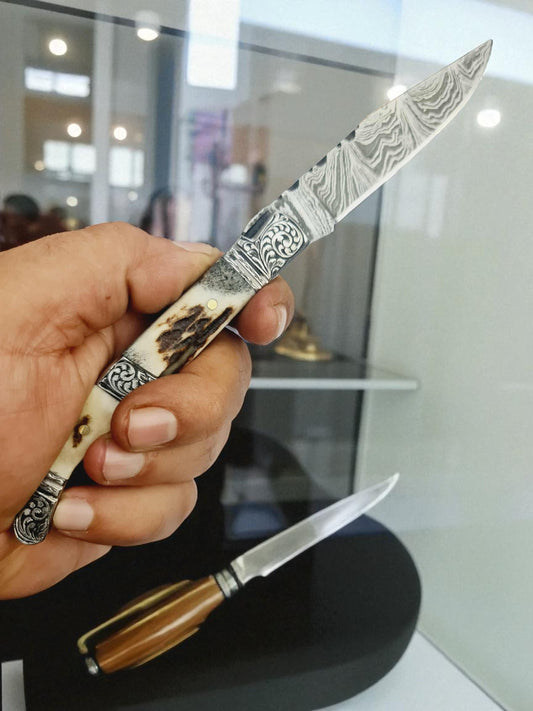 A150 Handmade Laguiole Art Edition - Damascus Steel & Red Deer Antler