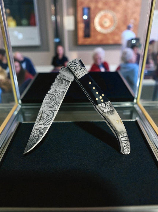 A151 Handmade Laguiole Art Edition - Damascus Steel - Buffalo Horn & Red Deer Antler