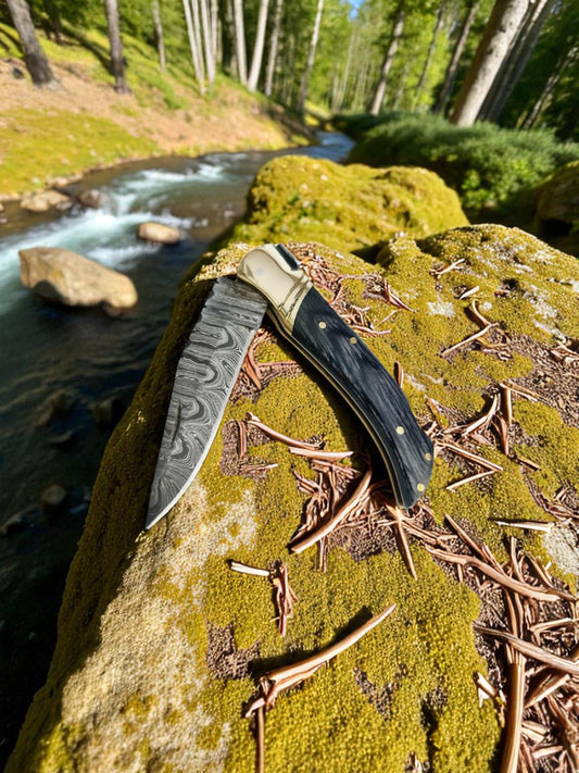 A155 Handmade Pocket Laguiole – Damascus Steel & Stabilized Wood with Resin