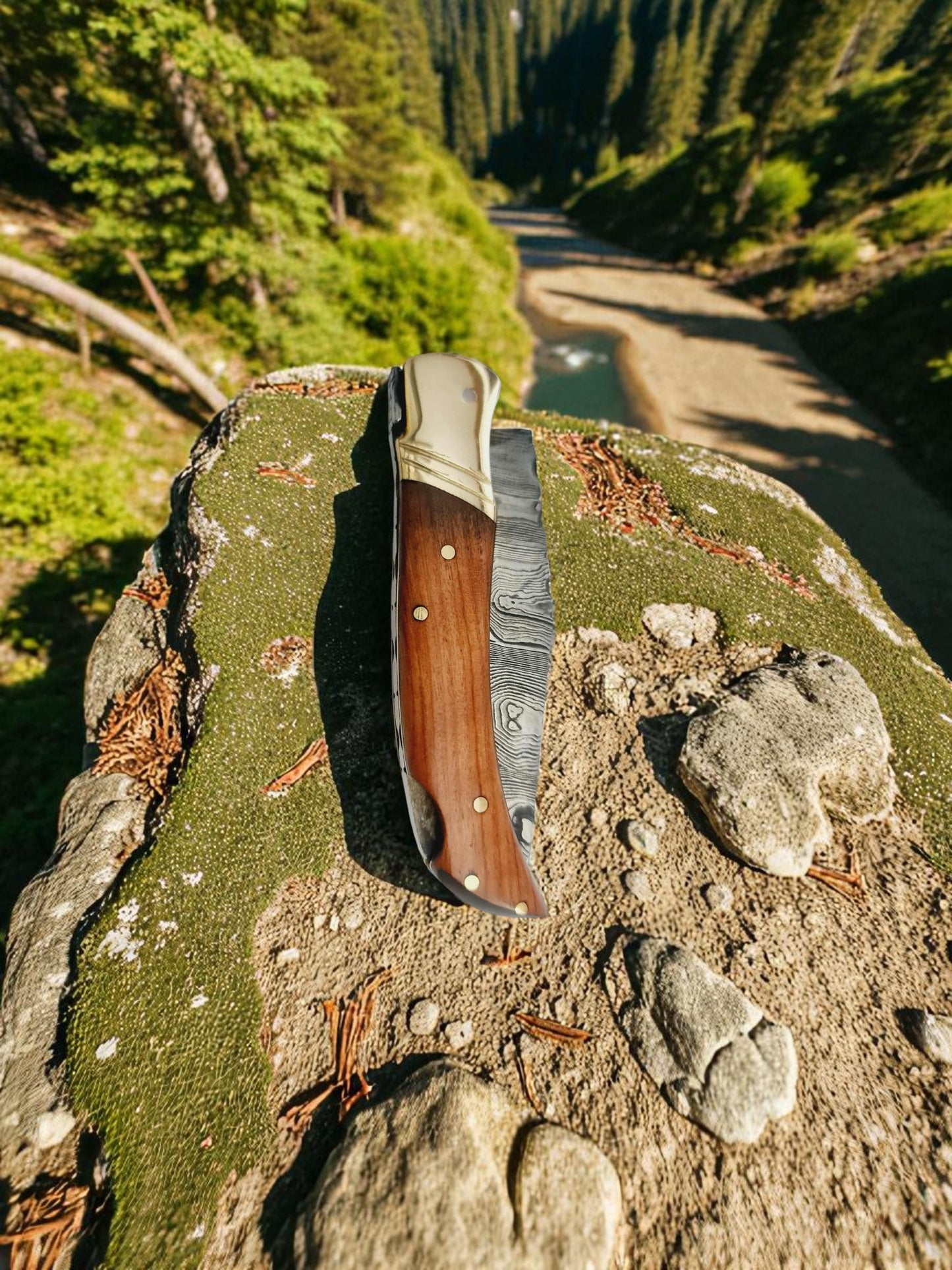 A156 Handmade Pocket Laguiole – Damascus Steel & Olive Wood