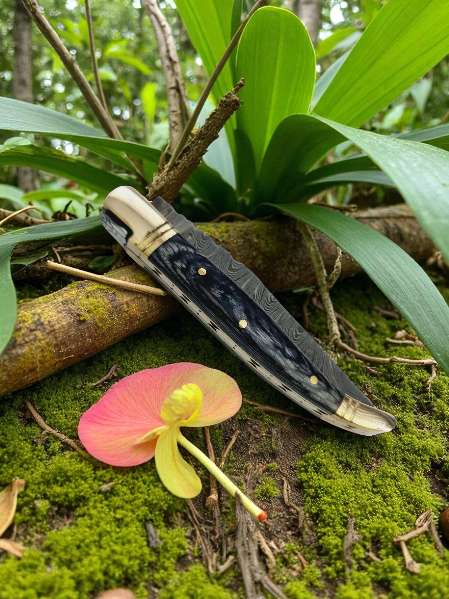 A157 Handmade Laguiole Classique - Damascus Steel & Stabilized Wood with Grey Resin