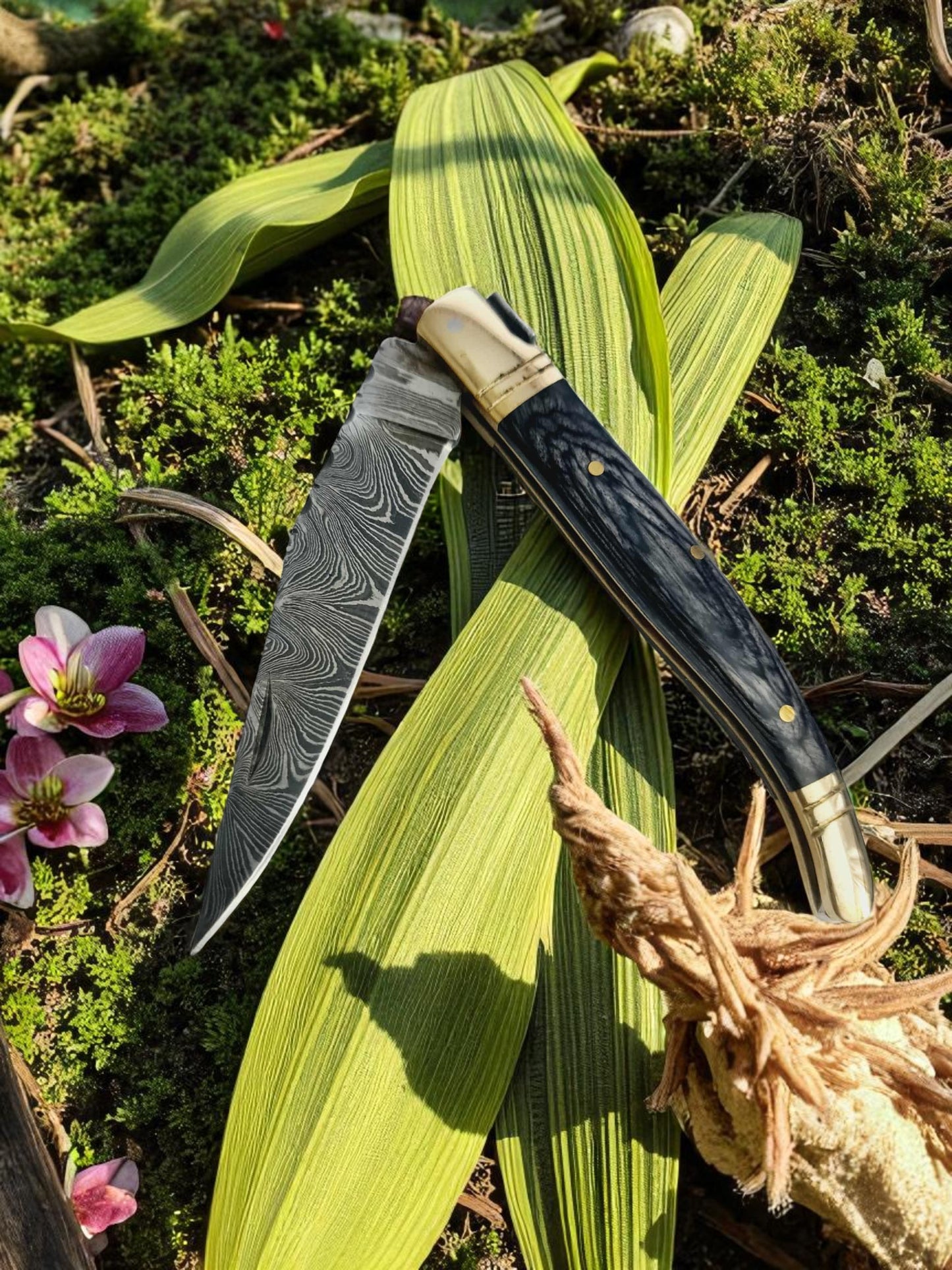 A157 Handmade Laguiole Classique - Damascus Steel & Stabilized Wood with Grey Resin