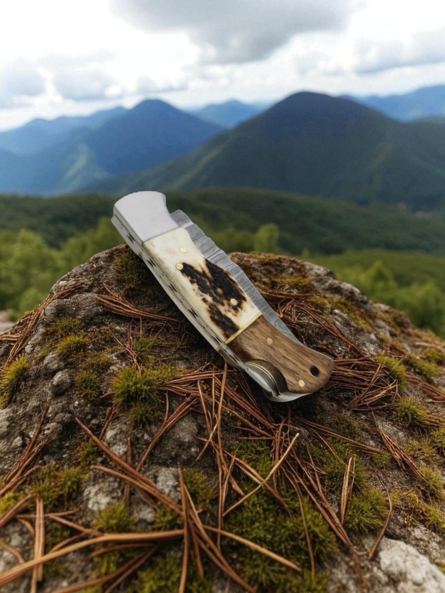 B133 Handmade Pocket Knife – Damascus Steel - Walnut Wood Red Deer Antler