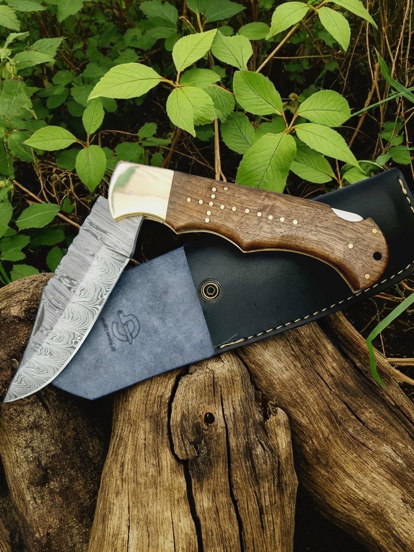 B142 Handmade Extreme Tactical Folding Knife - Damascus Steel & Walnut Wood