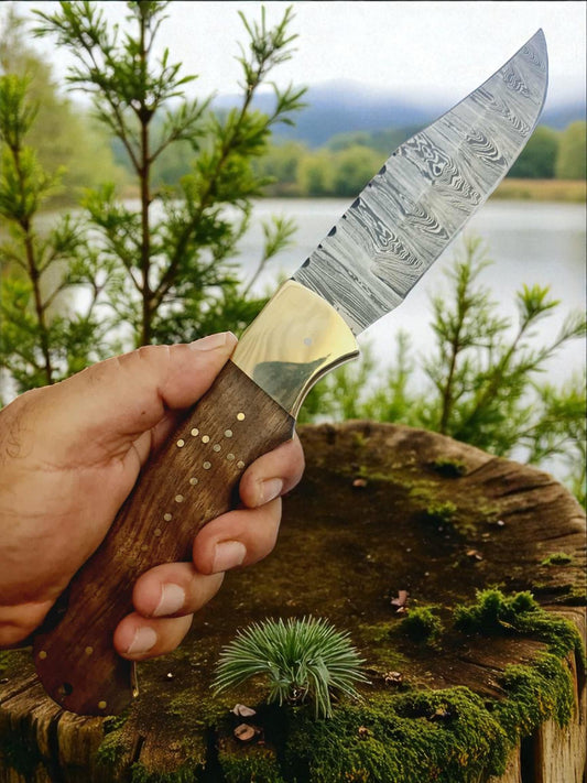 B142 Handmade Extreme Tactical Folding Knife - Damascus Steel & Walnut Wood