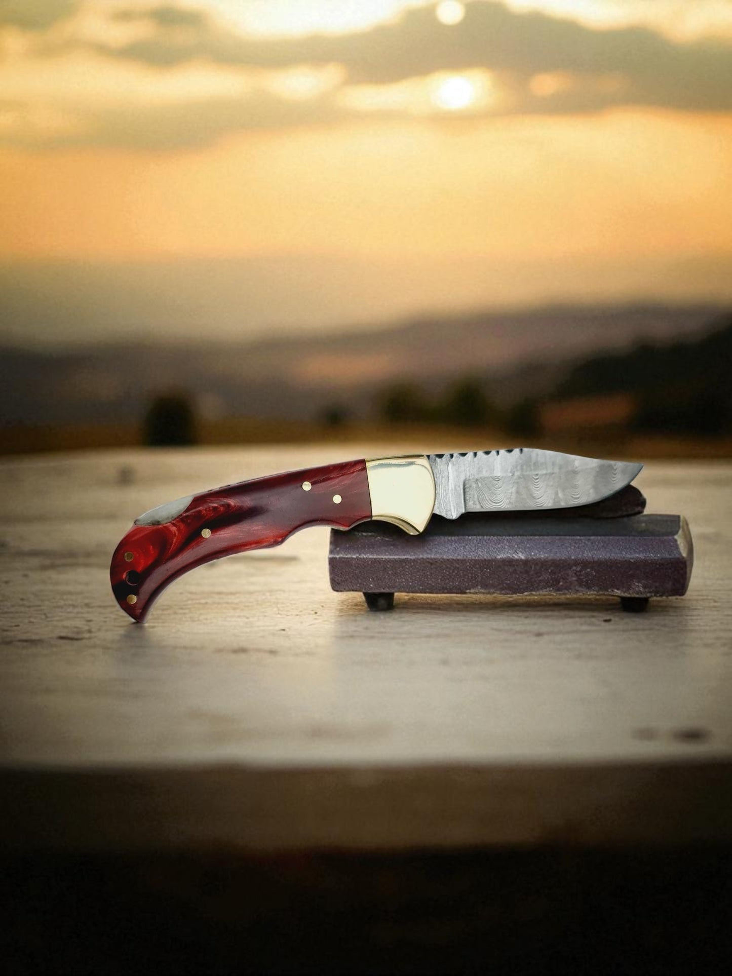 B146 Handmade Pocket Knife – Damascus Steel & Walnut Wood